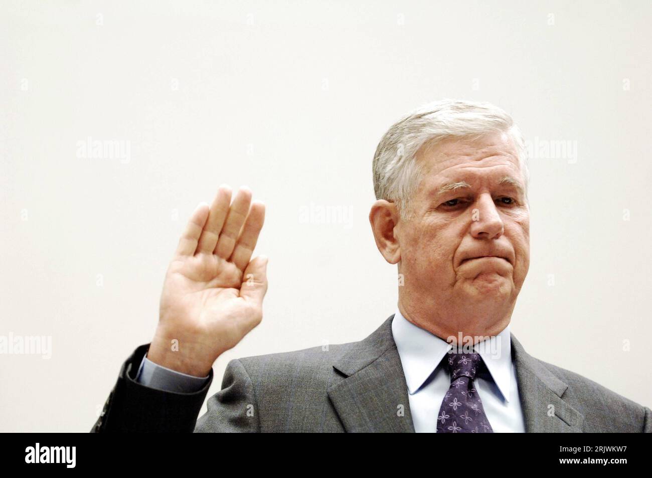 Bildnummer: 52022573 Datum: 02.08.2007 Copyright: imago/Xinhua Richard Myers (USA) anlässlich einer Anhörung in Washington DC - PUBLICATIONxNOTxINxCHN, Personen; 2007, Washington, DC, D.C., Gestik; , quer, Kbdig, Einzelbild, Close, Vereinigte Staaten von Amerika, Randbild, people o0 pessimistisch, Eid, Schwur Foto Stock