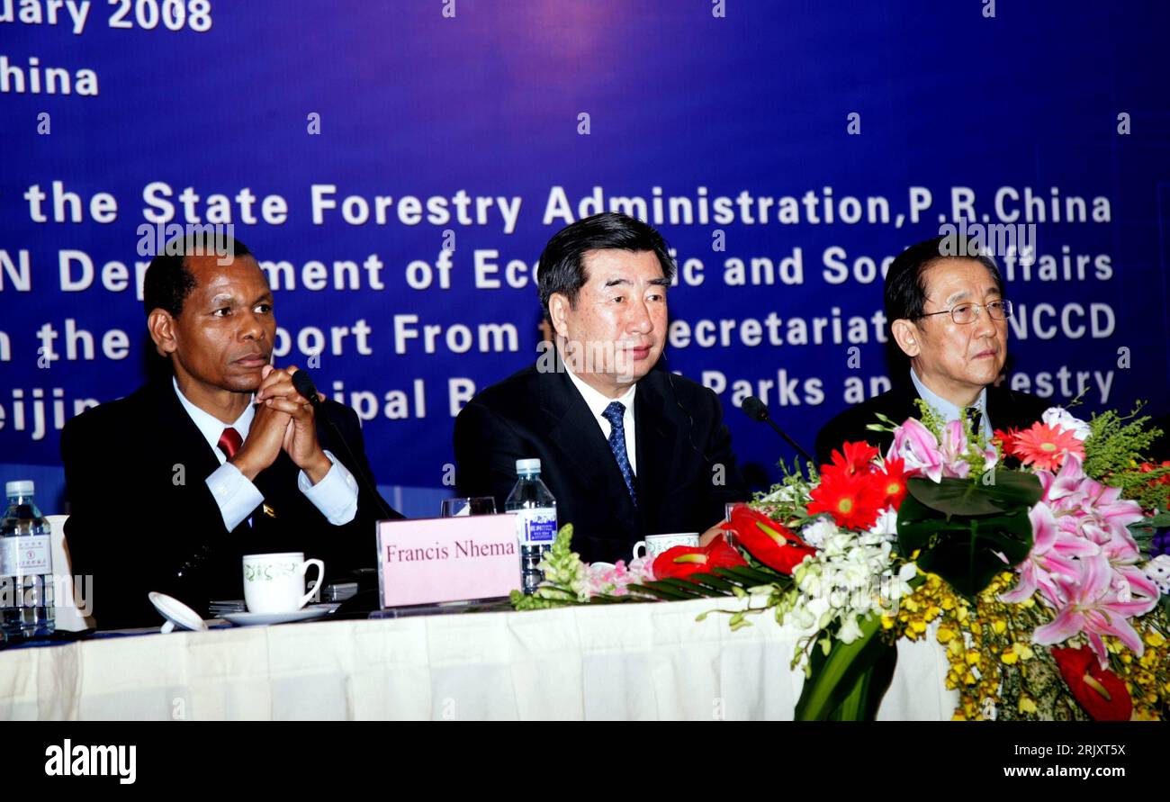 Bildnummer: 52350599 Datum: 22.01.2008 Copyright: imago/Xinhua Stellvertretender Premierminister Hui Liangyu (Mitte, Cina) während der United Nations Convention to Combat Desertification in Peking PUBLICATIONxNOTxINxCHN, Personen; 2008, Pechino, Politik, Politiker, ONU, uno, Vereinte Nationen, Organizzazione delle Nazioni Unite, UNCCD, Konferenzen; , quer, Kbdig, Gruppenbild, Internationale Politik, Politik, Randbild, gente Foto Stock