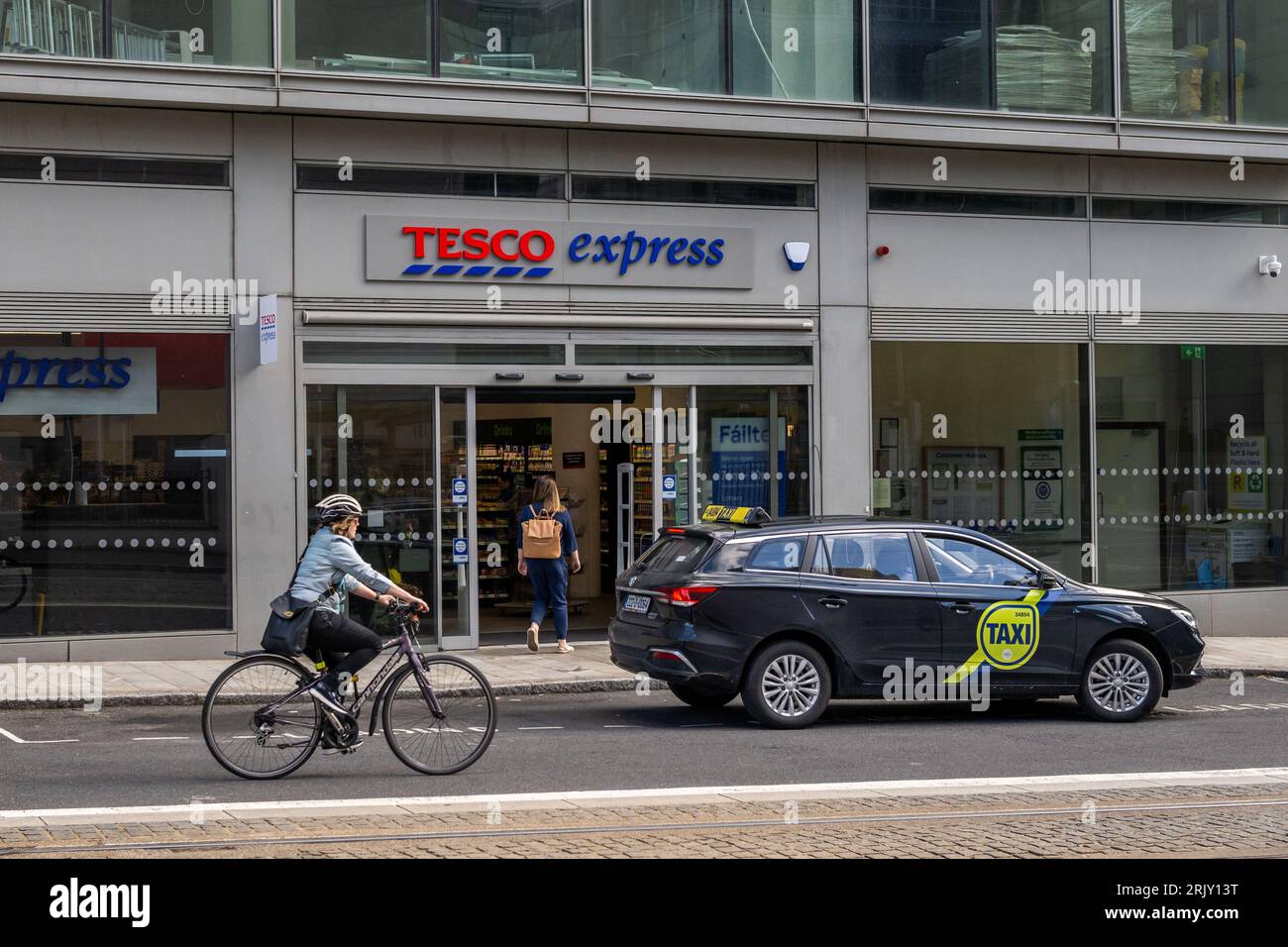 Supermercato Tesco Express a Dublino, Irlanda. Foto Stock