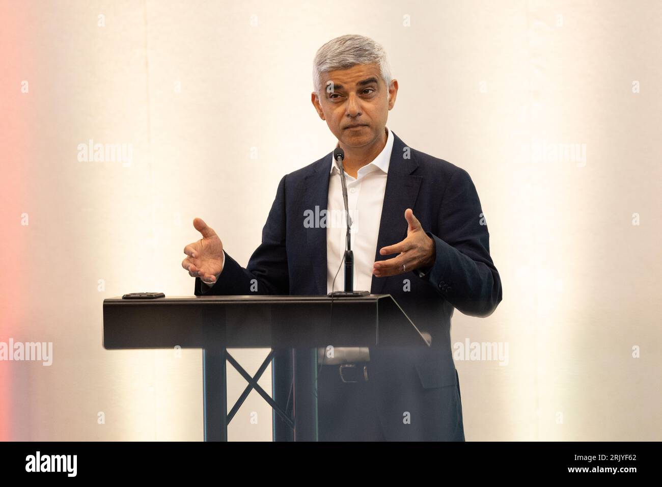 Londra, Regno Unito. 23 agosto 2023. Sadiq Khan partecipa alla cerimonia per la giornata dell'UNESCO per aver ricordato il commercio transatlantico degli schiavi e la sua abolizione al Municipio di Londra. Credito: SOPA Images Limited/Alamy Live News Foto Stock