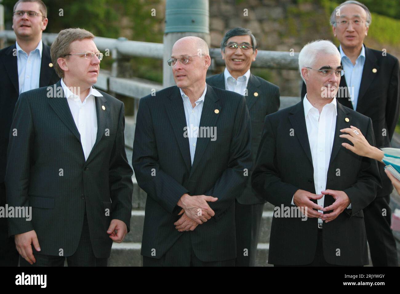 Bildnummer: 52576650 Datum: 13.06.2008 Copyright: imago/Xinhua V.r.n.l.: Nobuo Tanaka (Exekutivdirektor Internationale Atomenergiebehörde (IEA)), Finanzminister Alistair Darling (Großbritannien), Haruhiko Kuroda (Präsident Asiatische Entwickgsbank), Henry Paulson (USA) Südafrika, Aleksej Kudrin (Russland) während, Michael Sach 2008 Politik, Wirtschaft, G 8, Finanzminister treffen, finanzministertreffen, , Pressetermin , Gipfel, Gipfeltreffen; , quer, Kbdi Foto Stock