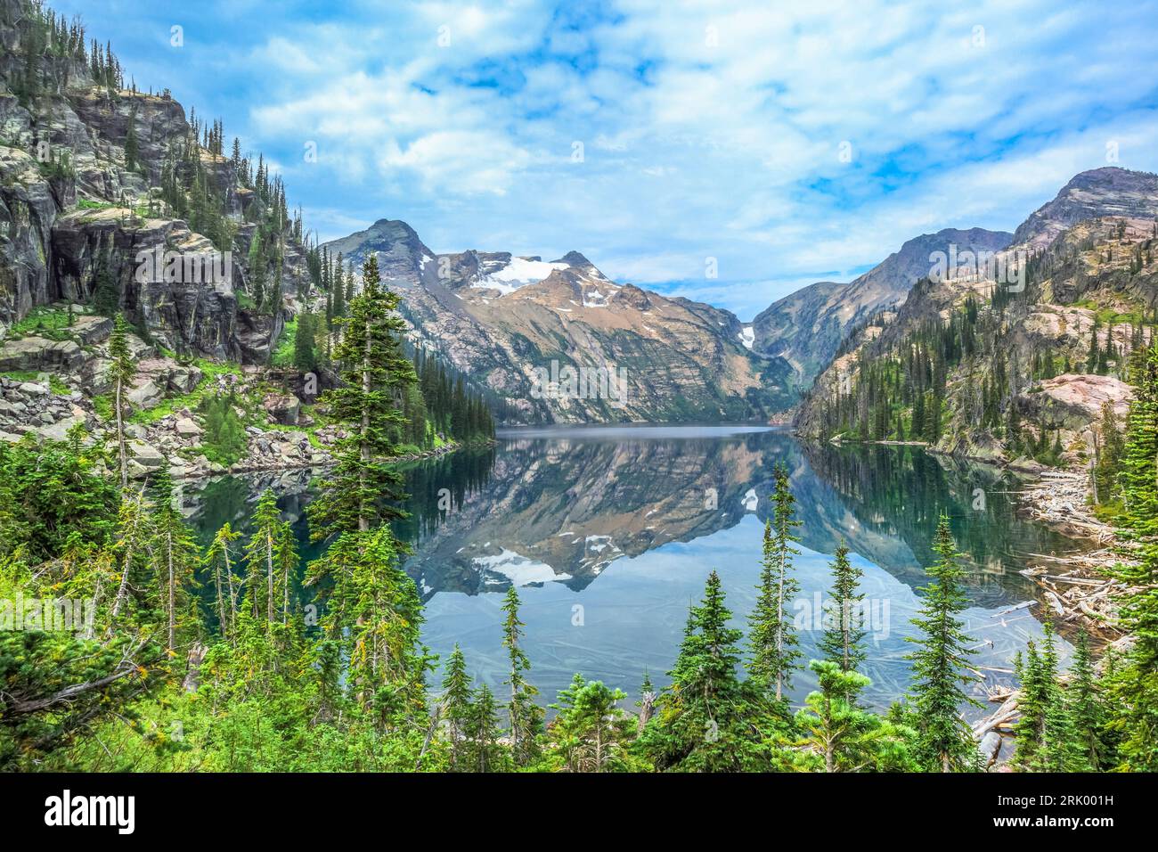 Il turchese del lago nella missione montagne deserto vicino a condon, montana Foto Stock