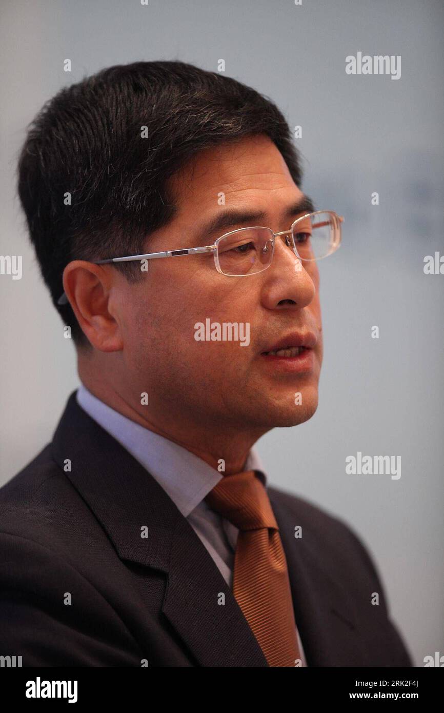 Bildnummer: 53176319 Datum: 04.07.2009 Copyright: imago/Xinhua Zhang Dongsheng, Director-General, Department of Employment and Income Distribution, National Development and Reform Commission, affronta il forum secondario del Global Think Tank Summit a Pechino / Pechino, Cina, . Xinhua/Xing Guangli) (wh) People Politik kbdig xubZhang Dongsheng, Direttore generale, National Entwicklung und Reform Commission, Gipfel / Gipfeltreffen a Pechino / Pechino, Cina, . Der Gipfel / Gipfeltreffen Economy. (Xinhua/Xing Guangli) (wh) 2009 hoch ie Bildnummer 53176319 Date 04 07 2009 Copyright Imag Foto Stock