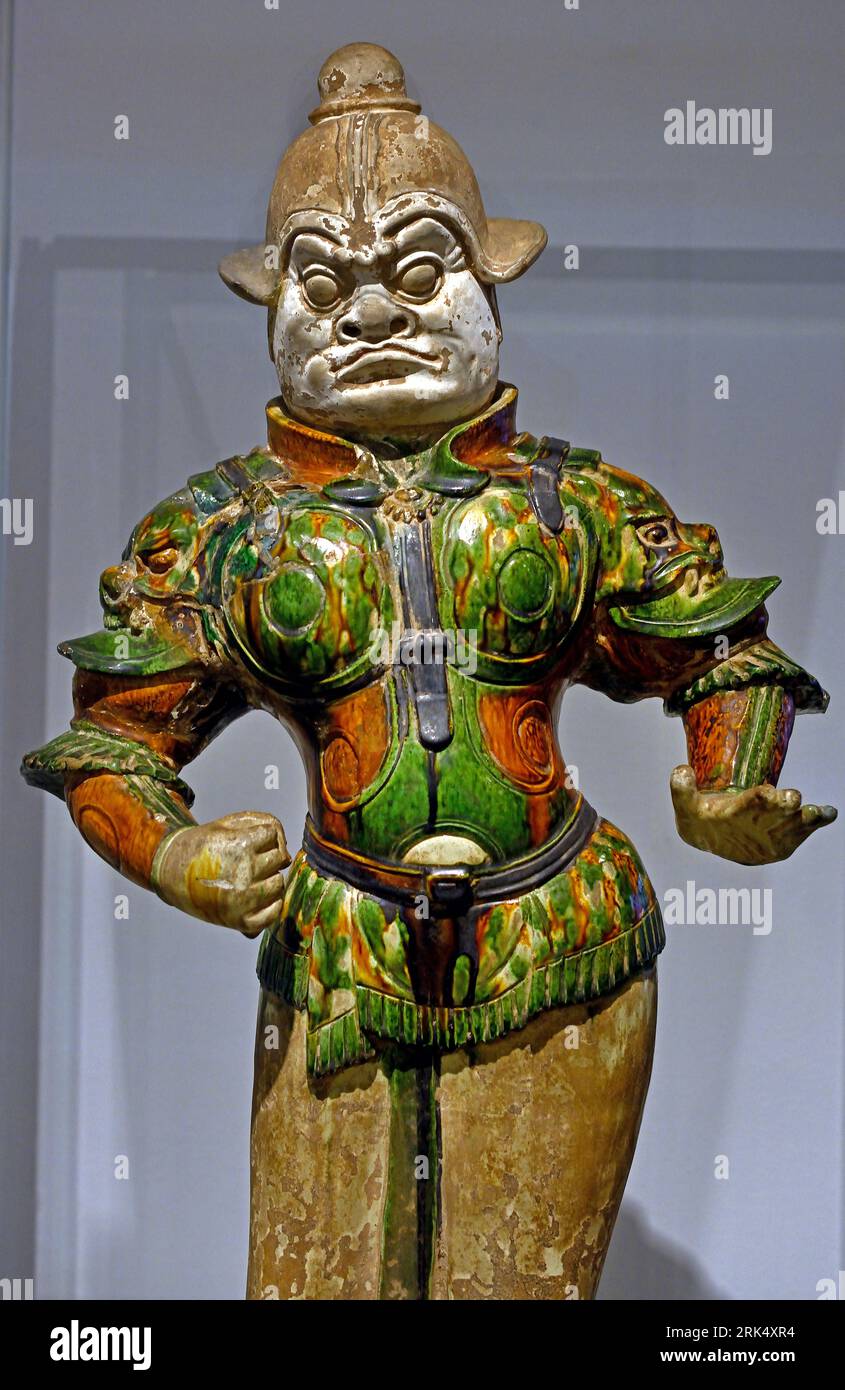 Figura guardiana (camera di sepoltura di una tomba cinese) Dinastia Tang 700 - 750 China Chinese Rijksmuseum Amsterdam the Netherland. Foto Stock