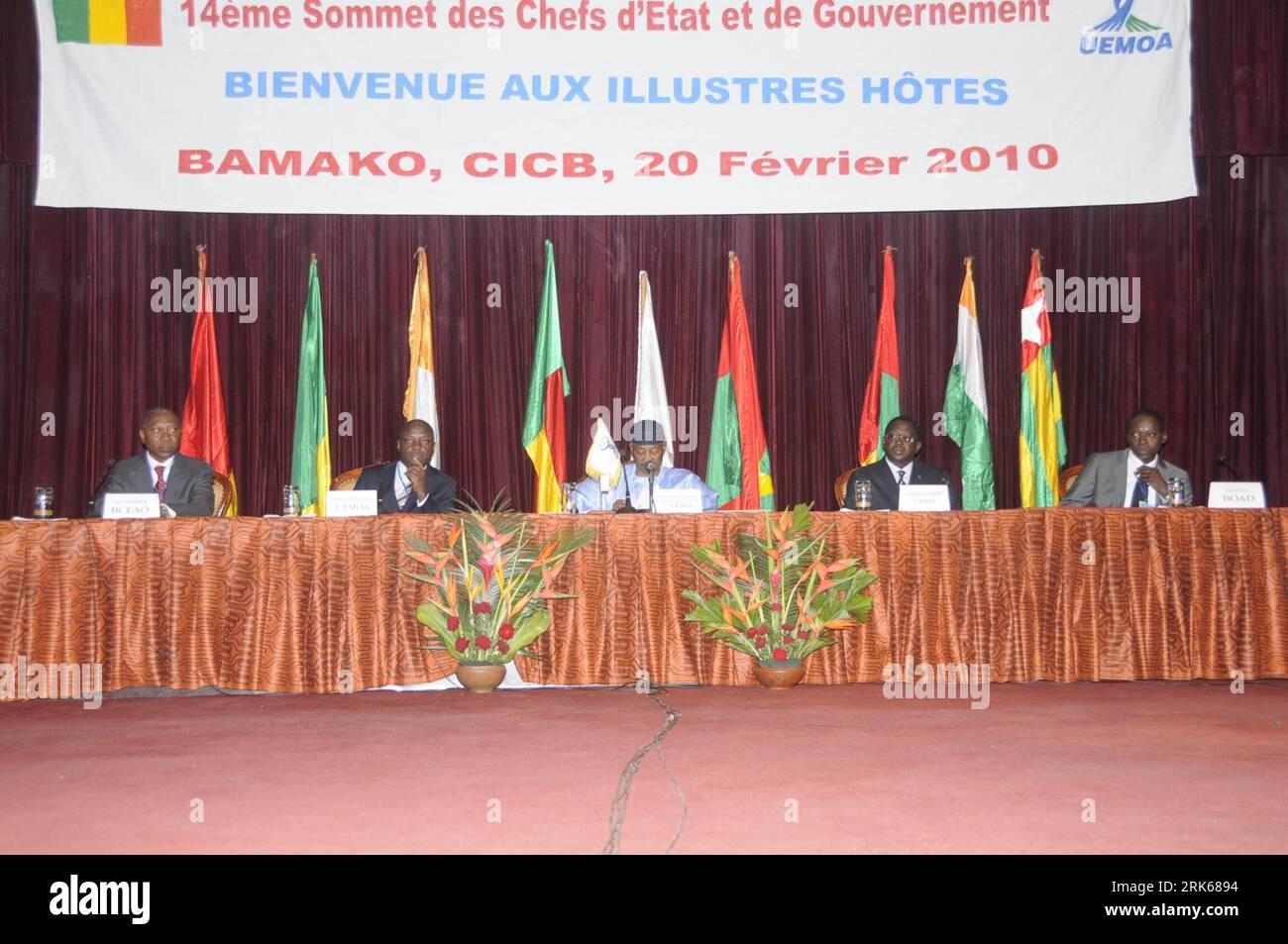 Bildnummer: 53810400 Datum: 20.02.2010 Copyright: imago/Xinhua (100222) -- BAMAKO, FEB. 22, 2010 (Xinhua) - la quattordicesima conferenza per i capi di Stato e di governo dell'Unione economica e monetaria degli Stati dell'Africa occidentale (UEMOA) si tiene a Bamako, Mali, il 20 febbraio 2010. (Xinhua/Victor) (lyx) (2)MALI-BAMAKO-UEMOA SUMMIT PUBLICATIONxNOTxINxCHN People Politik kbdig xmk 2010 quer Bildnummer 53810400 Data 20 02 2010 Copyright Imago XINHUA Bamako 22 febbraio 2010 XINHUA la XIV Conferenza per i capi di Stato e di governo dell'Unione economica e monetaria degli Stati dell'Africa OCCIDENTALE Foto Stock
