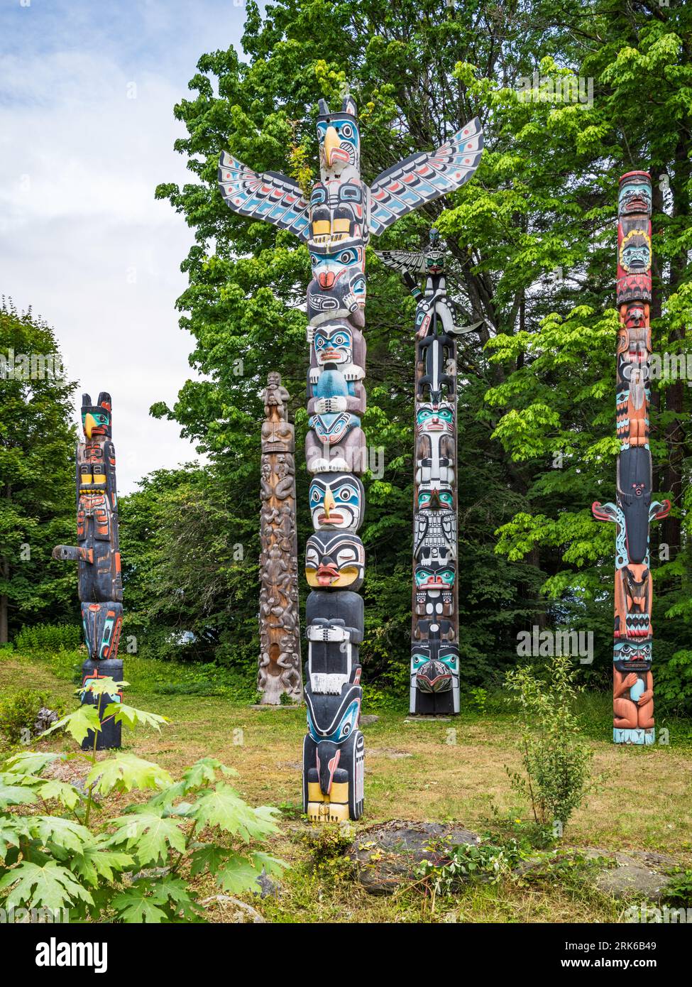Pali totem vicino a Brockton Point a Stanley Park, Vancouver, British Columbia, Canada. Foto Stock
