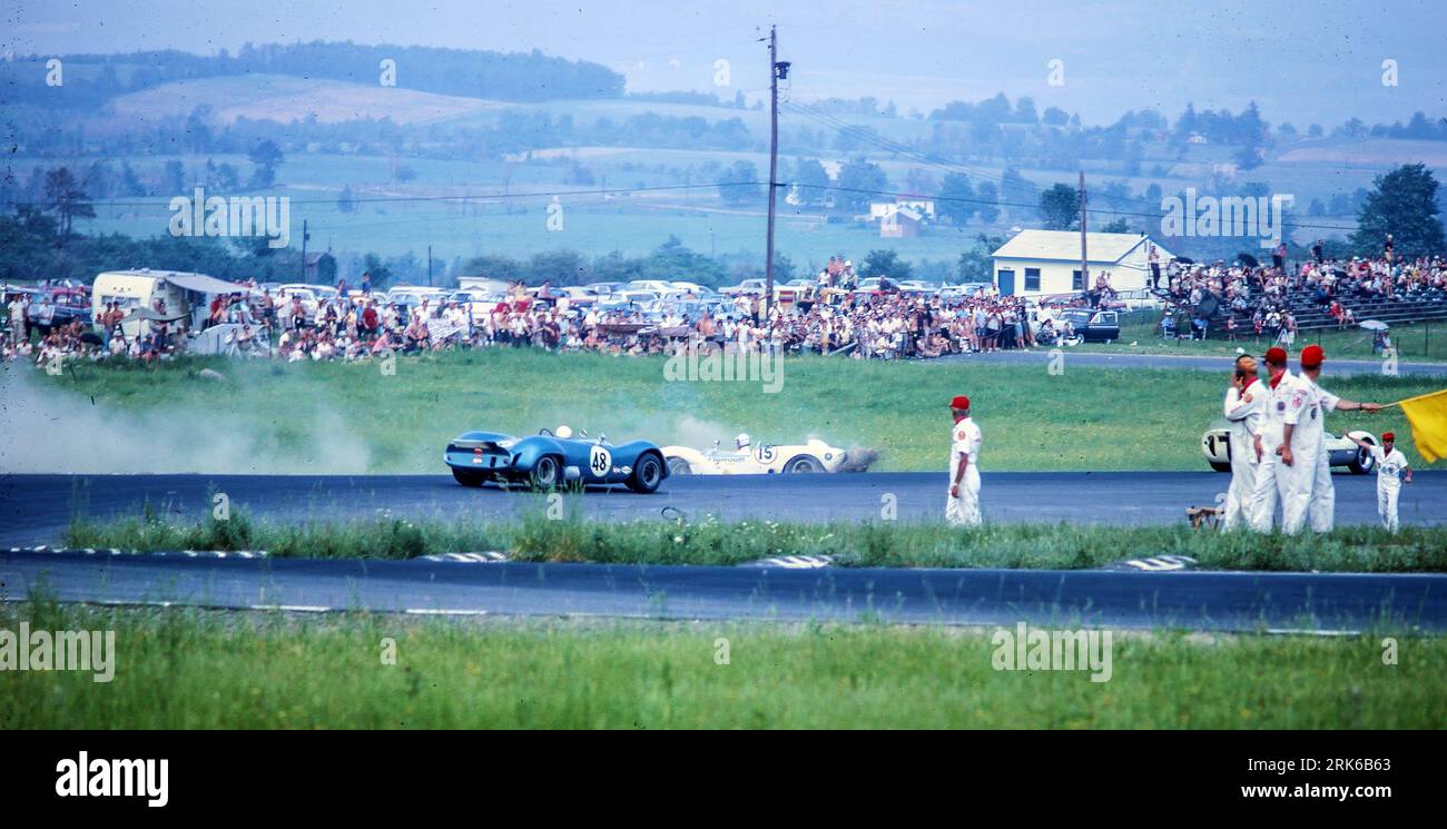 Herb Wetanson, Porsche 906 e Skip Barber, Brabham BT8 alla gara USRRC di Watkins Glen del 1966 Foto Stock