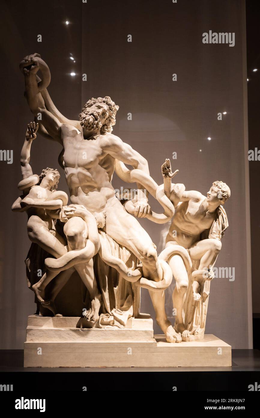 Bassano del Grappa, Italia - Dicembre 2022: Statua di Laocoon e dei suoi figli, famose antiche sculture fin dalla sua cavata a Roma nel 1506 - proprietà Foto Stock
