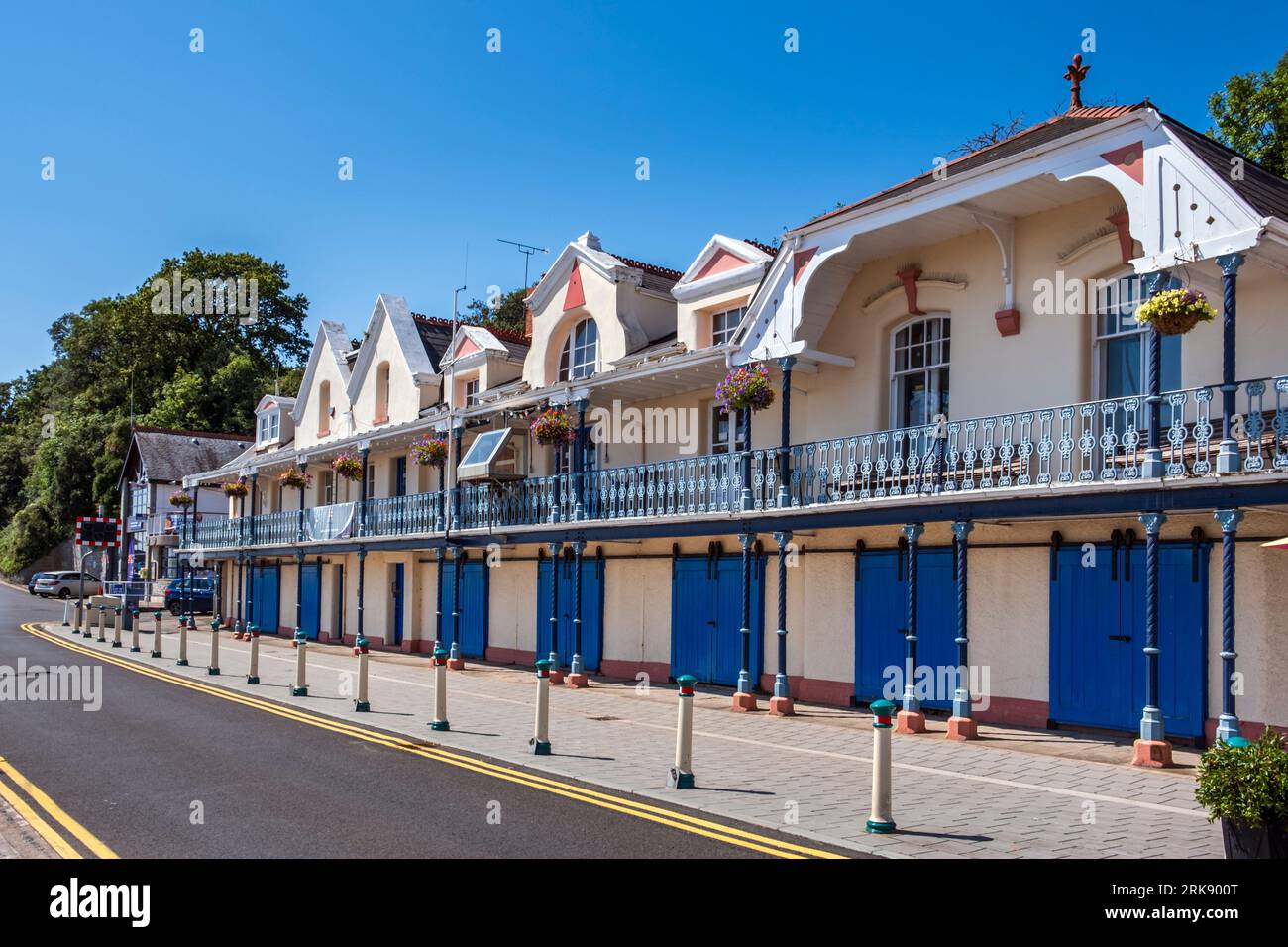 Case nautiche del Penarth Yacht Club sull'Esplanade, Penarth, vale of Glamorgan, Galles, Regno Unito Foto Stock
