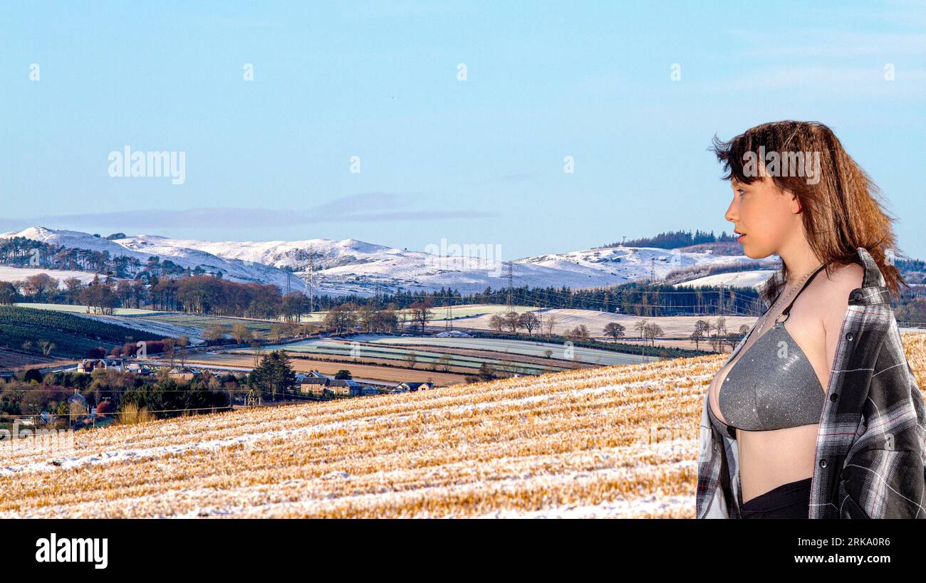 Immagine modificata digitalmente e modificata in Photoshop di una donna in un paesaggio invernale in Scozia, Regno Unito Foto Stock