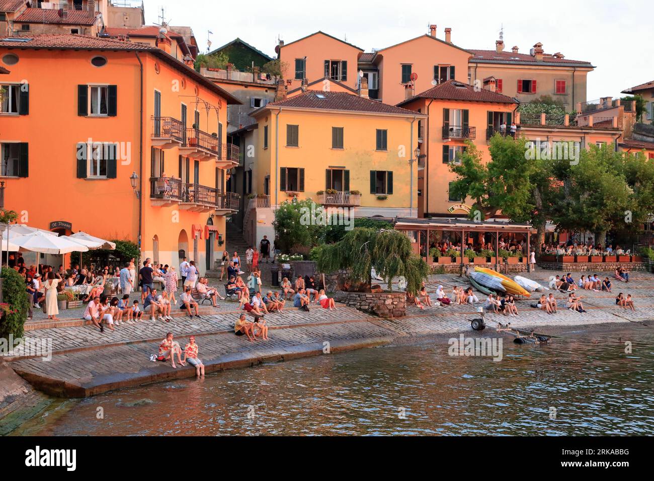Porto vecchio della città di Varenna, Lago di Como, Italia Foto Stock