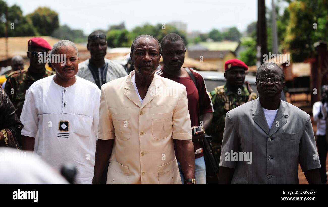 Bildnummer: 54701034 Datum: 23.10.2010 Copyright: imago/Xinhua (101203) -- CONAKRY, 3 dicembre 2010 (Xinhua) -- la foto del file scattata il 23 ottobre 2010 mostra Alpha Conde a Conakry, capitale della Guinea. La Corte Suprema della Guinea di venerdì ha confermato che Alpha Conde, candidato del Rally di Guinean (RPG), è il vincitore del ballottaggio presidenziale. Conde ha vinto il ballottaggio presidenziale raccogliendo il 52,52% dei voti che si sono tenuti il 7 novembre. (Xinhua/Zhao Yingquan)(axy) GUINEA-ALPHA CONDE-SUPREME COURT-CONFIRM PUBLICATIONxNOTxINxCHN People Politik kbdig xcb 2010 quer premiumd Bildnumme Foto Stock