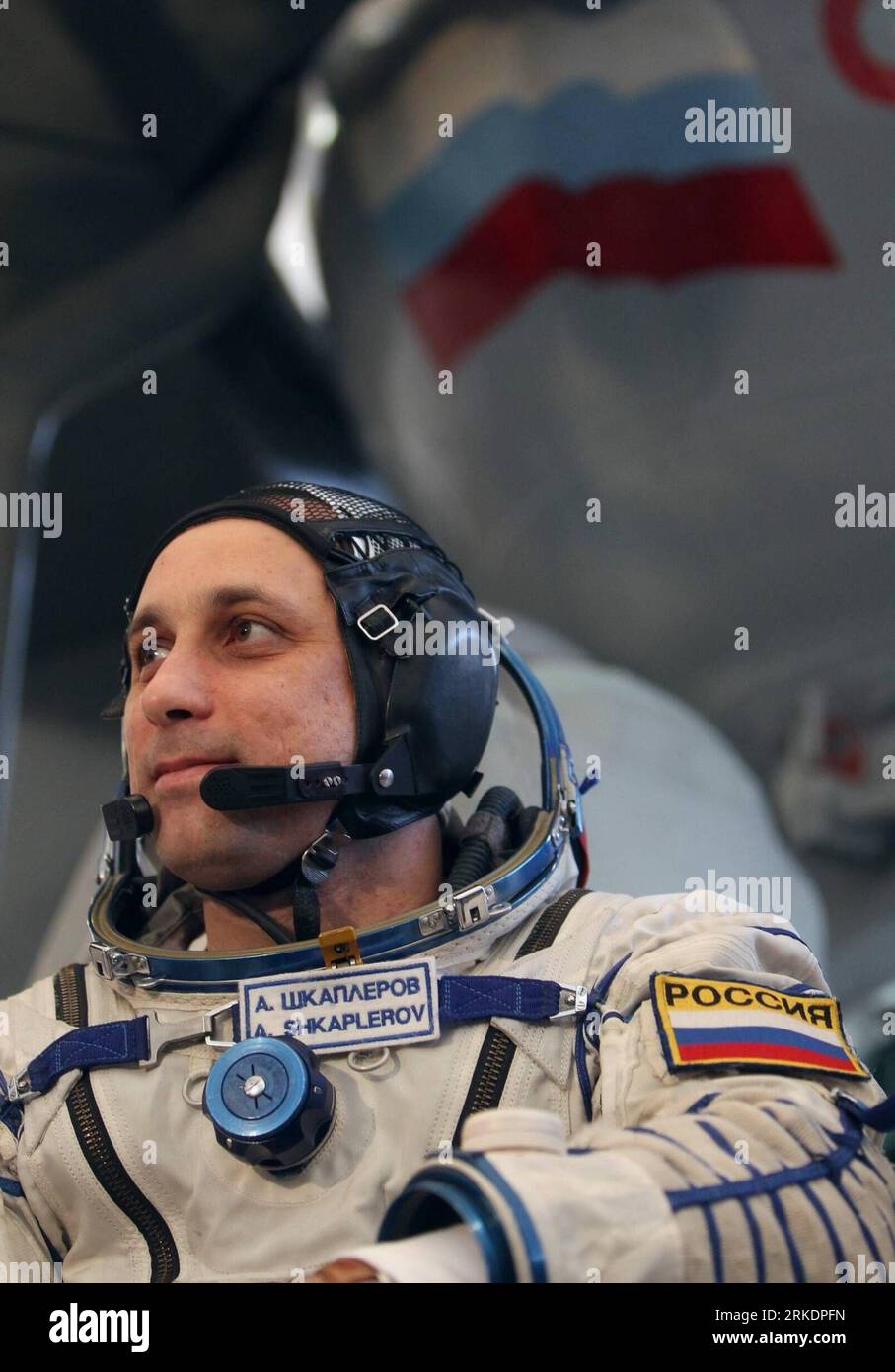 Bildnummer: 54984259 Datum: 04.03.2011 Copyright: imago/Xinhua MOSCA, 5 marzo 2011 (Xinhua) -- membro dell'equipaggio di backup l'astronauta russo Anton Shkaplerov partecipa a una sessione di esame presso il centro spaziale Star City fuori Mosca il 4 marzo 2011. La squadra di tre uomini e i membri dell'equipaggio di riserva hanno partecipato a un esame di due giorni al centro spaziale Star City. (Xinhua/Lu Jinbo) (cl) RUSSIA-STAZIONE SPAZIALE INTERNAZIONALE-ESAME PUBLICATIONxNOTxINxCHN persone Raumfahrt premiumd kbdig xmk 2011 hoch Bildnummer 54984259 Data 04 03 2011 Copyright Imago XINHUA Mosca 5 marzo 2011 XINHUA Backup Crew member Foto Stock