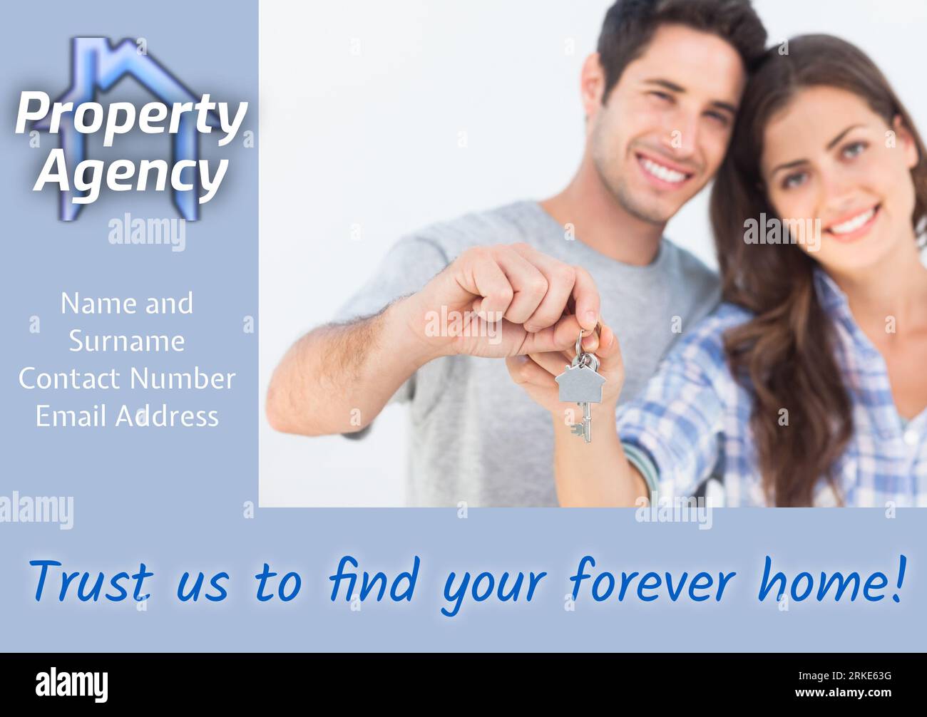 Composito di coppia caucasica con chiave di casa e agenzia immobiliare, nome e cognome, contatto, e-mail Foto Stock