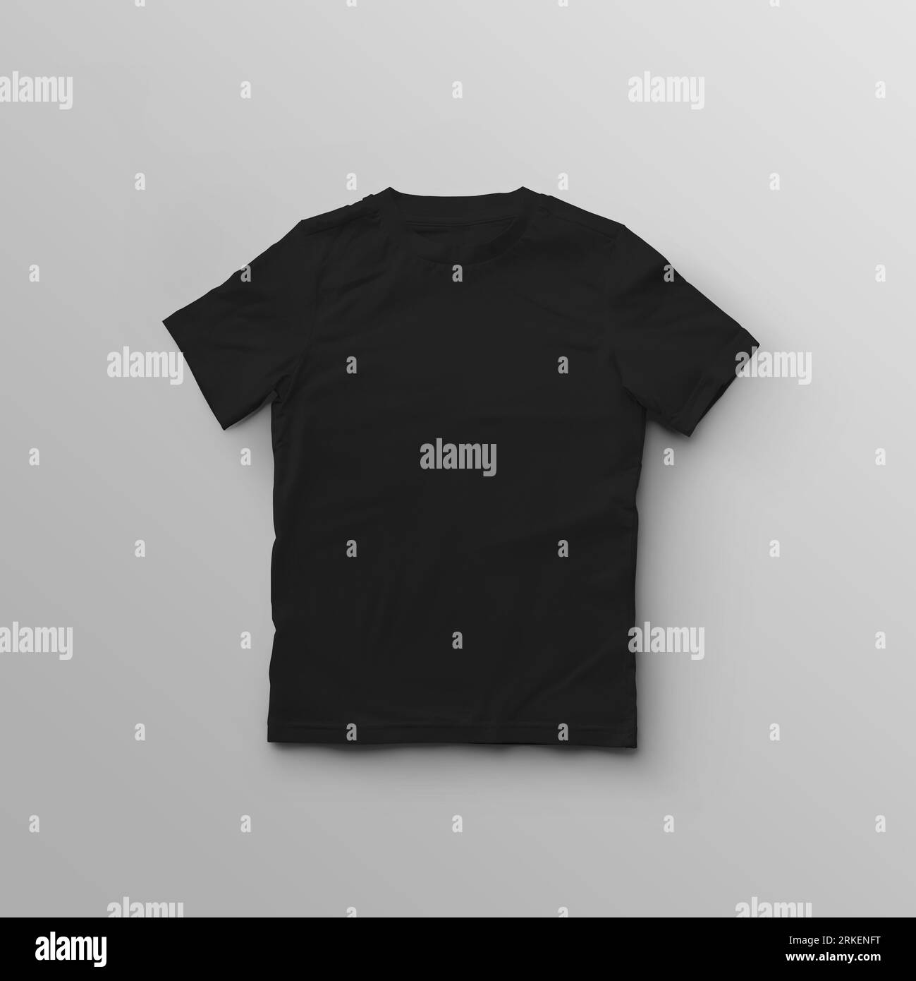 Mockup t-shirt nera per bambini, vista frontale, per design, stampa, motivo. Fotografia di prodotti per il commercio, la pubblicità. Modello di abiti per bambini vuoto isolato Foto Stock