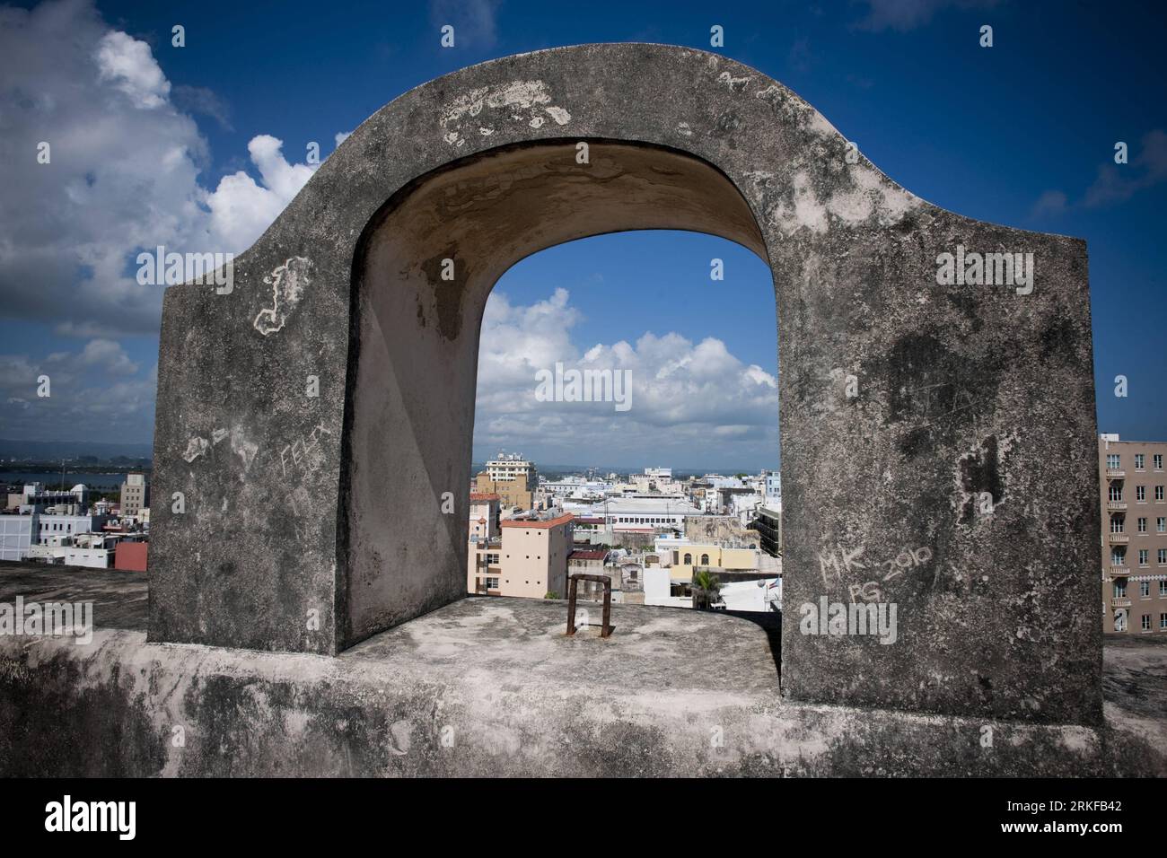 Bildnummer: 55392409 Datum: 18.05.2011 Copyright: imago/Xinhua (110524) -- , 24 maggio 2011 (Xinhua) -- foto scattata il 18 maggio 2011 mostra San Cristobal a San Juan, Porto Rico. Tra il XV e il XIX secolo, una serie di strutture difensive furono costruite in questo punto strategico del Mar dei Caraibi per proteggere la città e la baia di San Juan. Gli elementi principali della massiccia fortificazione di San Juan sono la Fortaleza, i tre forti di San Felipe del Morro, San Cristobal e San Juan de la Cruz (El Canuelo) e una grande parte delle mura cittadine. Rappresentano una bella dimostrazione di mi europeo Foto Stock