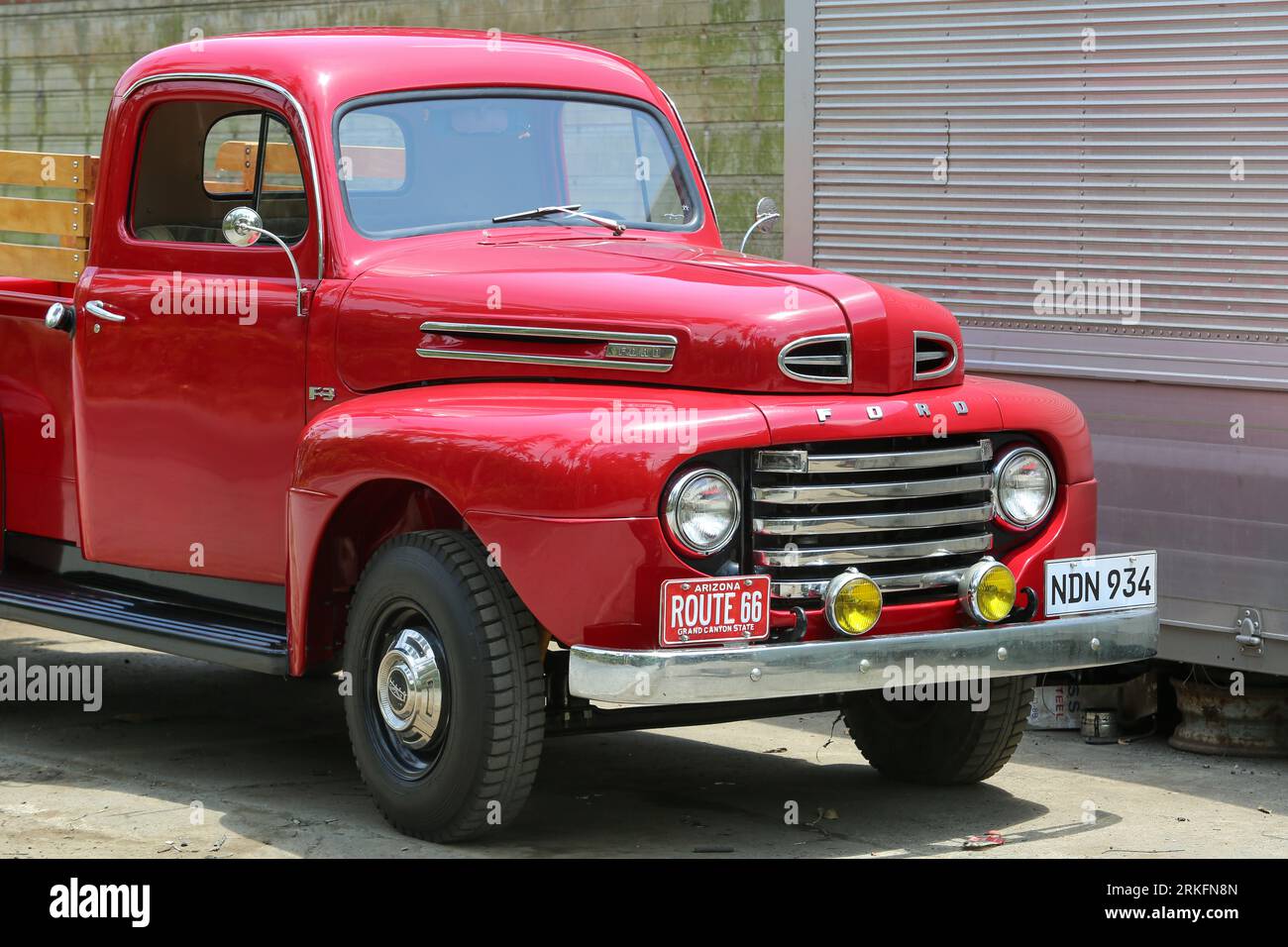 1949 pick-up Ford F-3 utilizzato dagli americani nelle basi navali militari statunitensi nelle Filippine negli anni '1950/60, restaurato dalla Gonzales Restoration, San Pablo Foto Stock