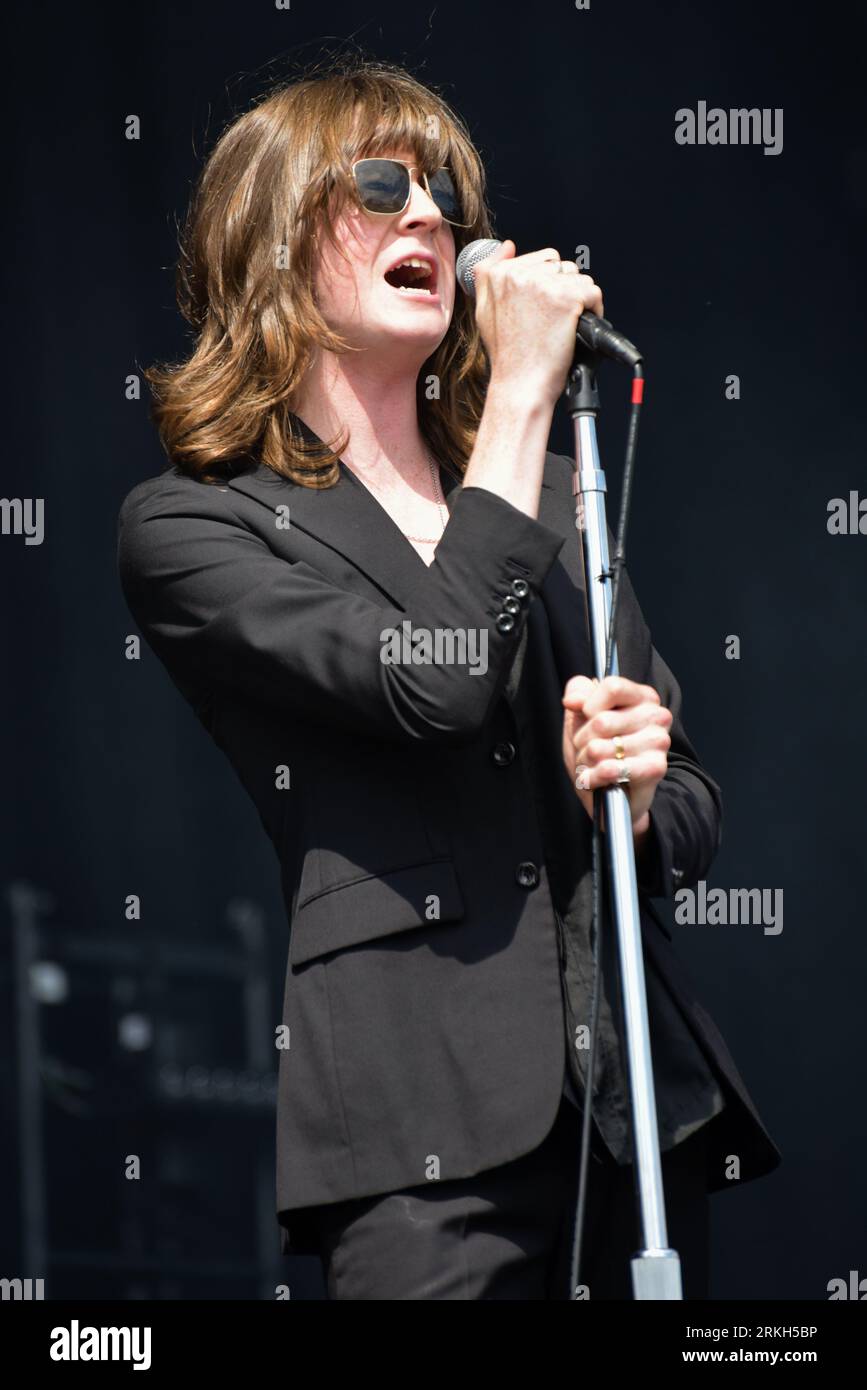 Victorious Festival, Portsmouth/Southsea, 25 agosto 2023, Blossoms Opening Victorious Festival come ospiti speciali alle 13:00 a Southsea, credito: Graham Tarrant/Alamy Live News Foto Stock