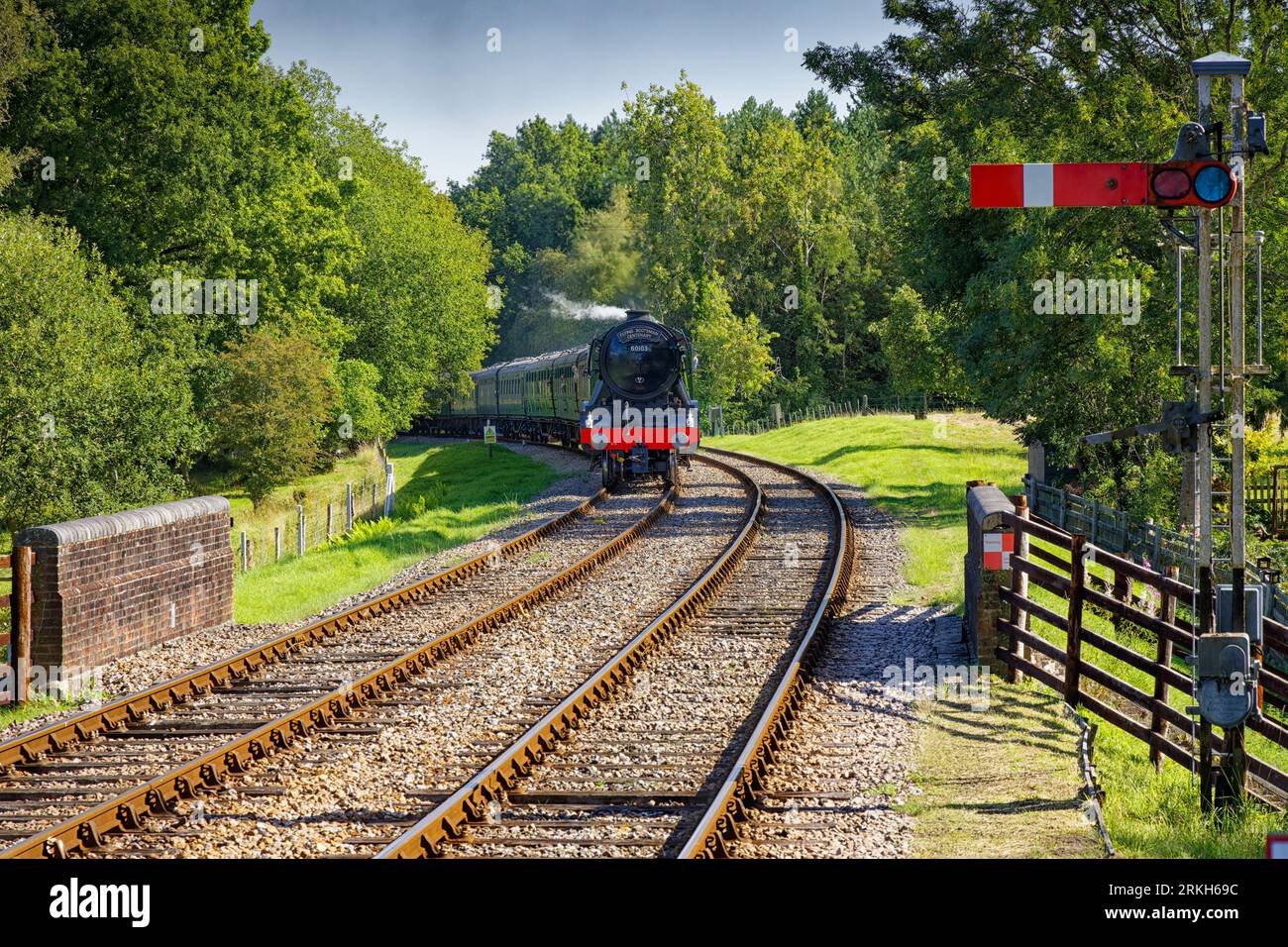 La locomotiva a vapore Flying Scotsman sulla linea Bluebell nell'East Sussex nel Regno Unito Foto Stock