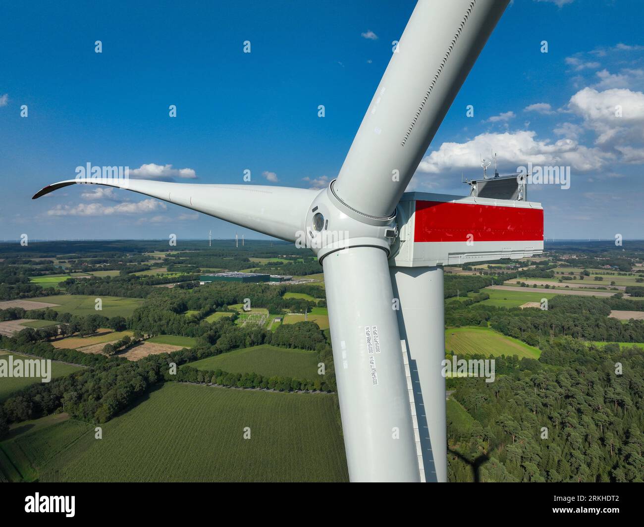 Dorsten, Renania settentrionale-Vestfalia, Germania - nuova costruzione di una turbina eolica. Grosse Heide Wind Farm. Foto Stock