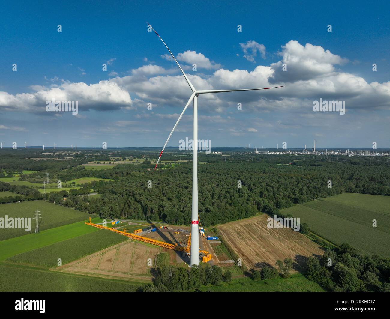 Dorsten, Renania settentrionale-Vestfalia, Germania - costruzione di una turbina eolica. Parco eolico grosse Heide. Foto Stock