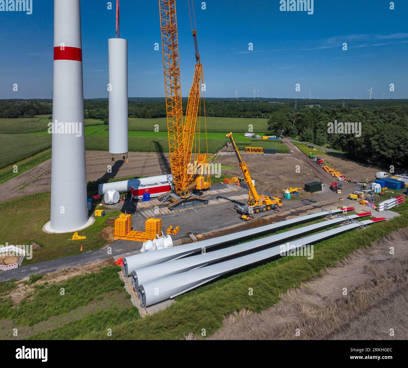 Dorsten, Renania settentrionale-Vestfalia, Germania - costruzione di una turbina eolica, la prima turbina eolica del parco eolico grosse Heide. Le pale del rotore, Foto Stock