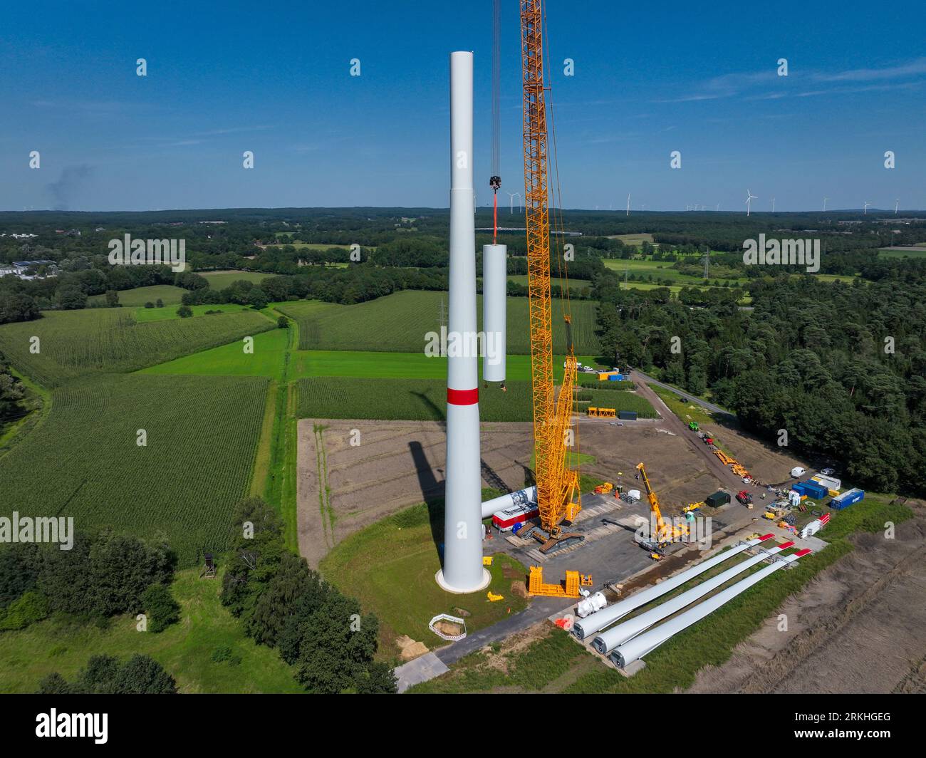 Dorsten, Renania settentrionale-Vestfalia, Germania - costruzione di una turbina eolica, la prima turbina eolica del parco eolico grosse Heide. Le pale del rotore, Foto Stock