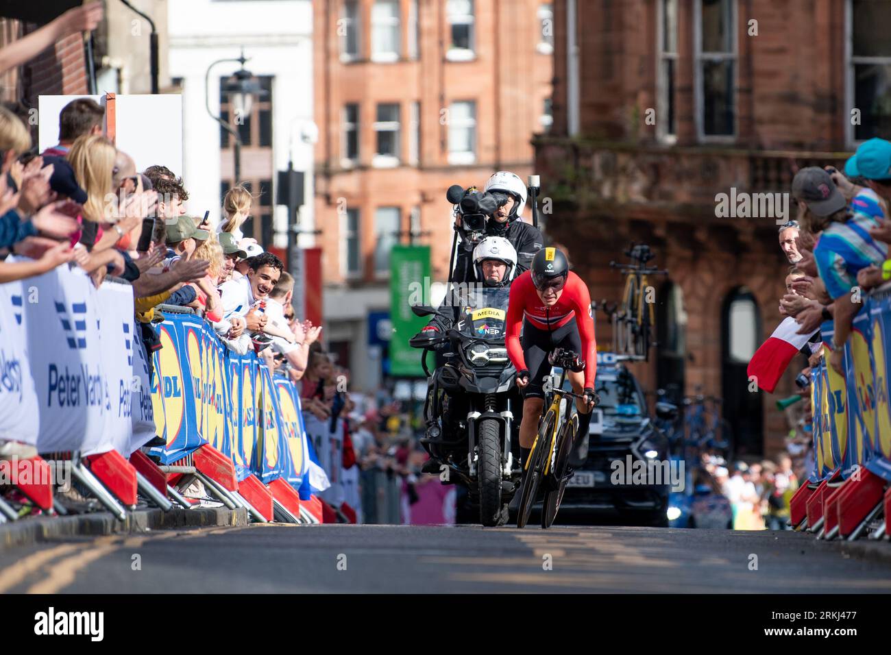 Tobia Foss corre nella Elite Men's Individual Time Trial ai campionati mondiali di Glasgow, Scozia Foto Stock