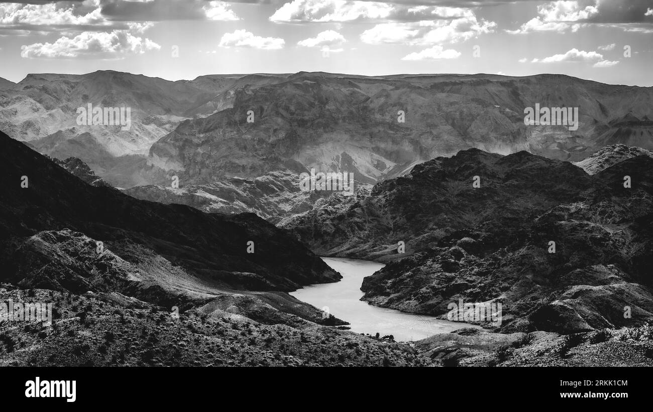 Una foto in scala di grigi del Grand Canyon. Foto Stock