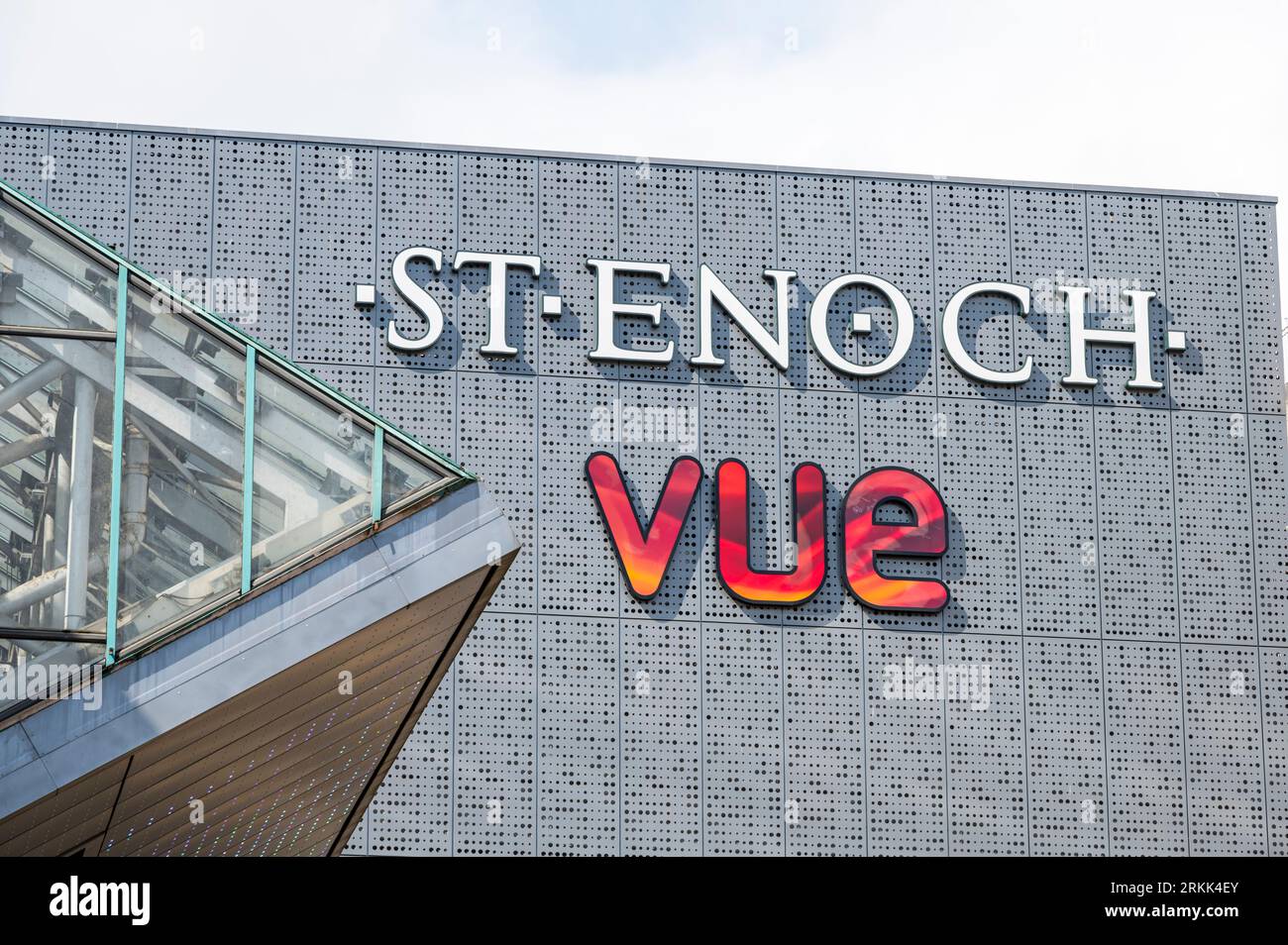 Vue cinema sign on the St Enoch Centre, Glasgow, Scozia, Regno Unito, Europa Foto Stock