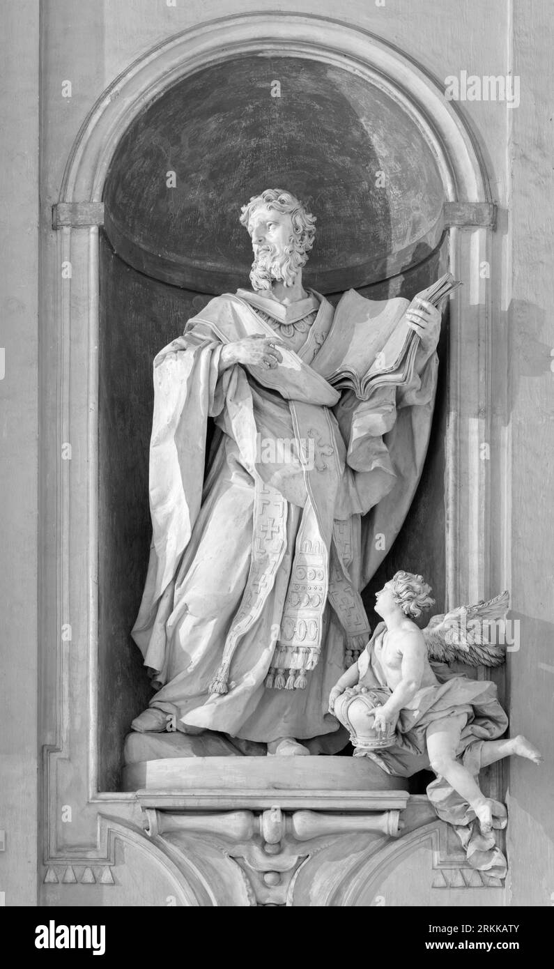 GENOVA, ITALIA - 7 MARZO 2023: La statua di San Gregorio Magno nella chiesa Basilica di Santa Maria Assunta di Diego Carlone (1740). Foto Stock