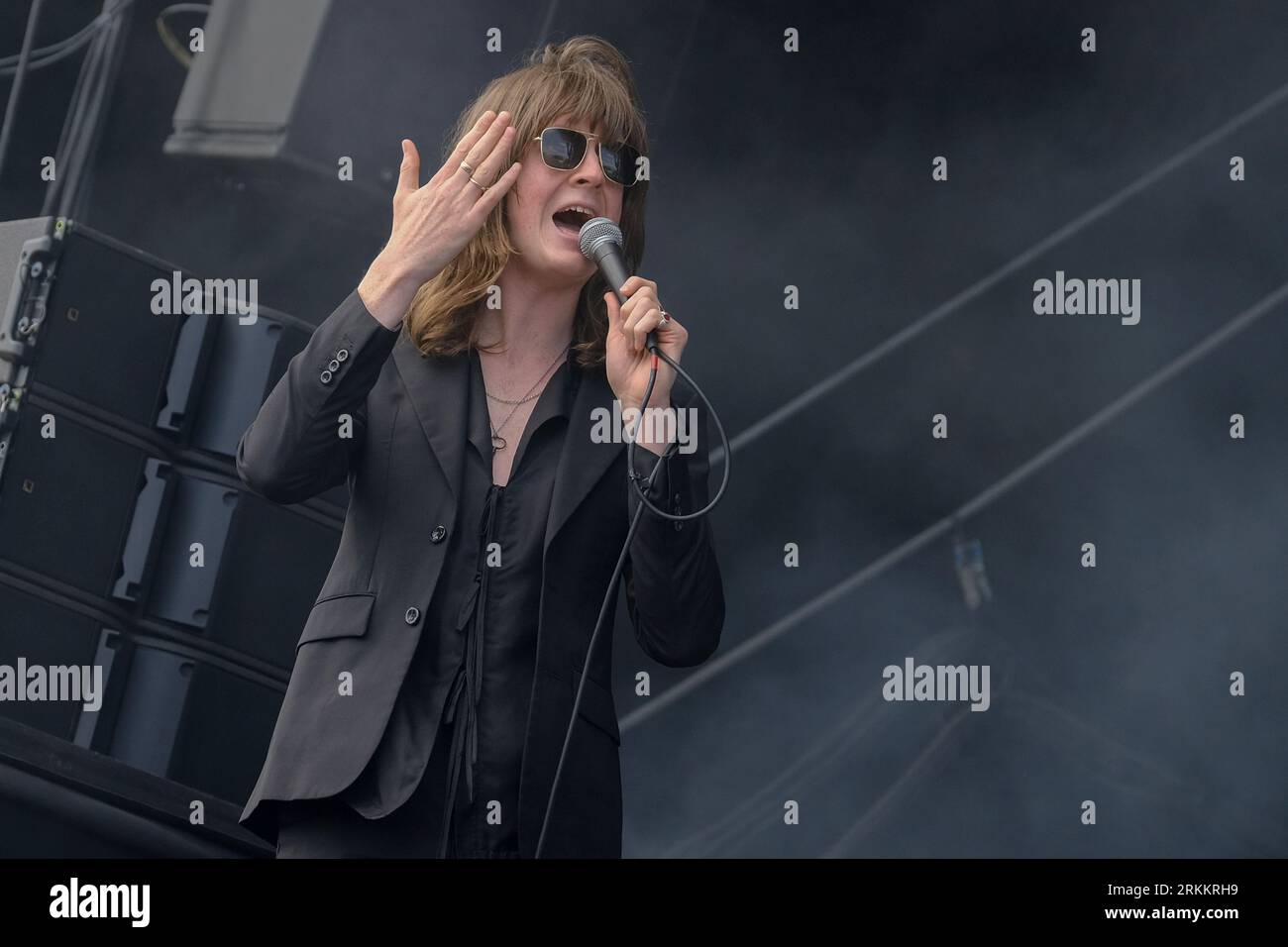 Southsea, Regno Unito. 25 agosto 2023. Il cantante e chitarrista Tom Ogden con la band indie pop britannica Blossoms BBC's Sound of New Music list nel 2016, e i candidati al Mercury Music Prize che si esibiscono dal vivo sul palco del Victorious Festival. (Foto di Dawn Fletcher-Park/SOPA Images/Sipa USA) credito: SIPA USA/Alamy Live News Foto Stock