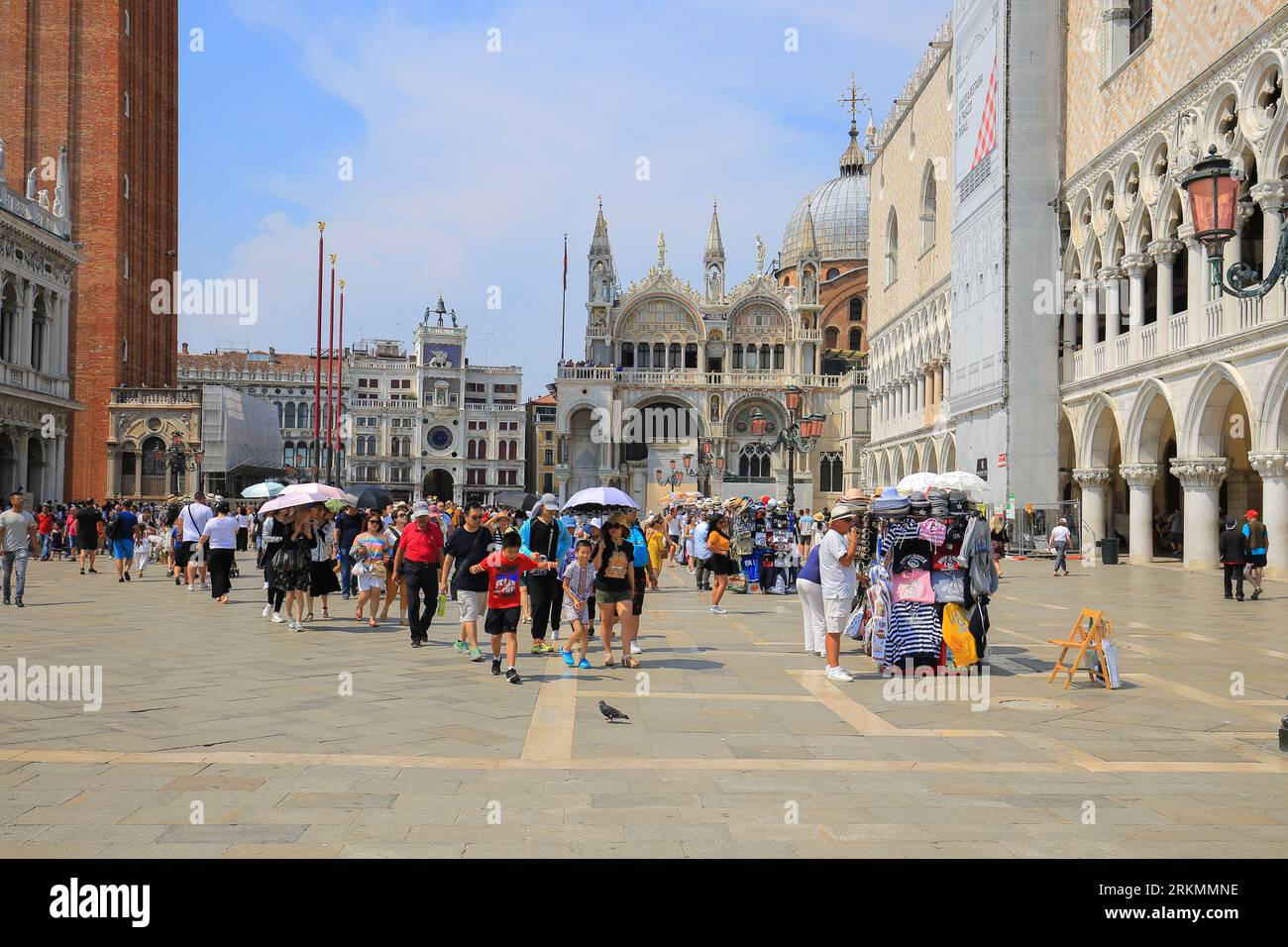Piazza San Marco a Venezia in estate Foto Stock