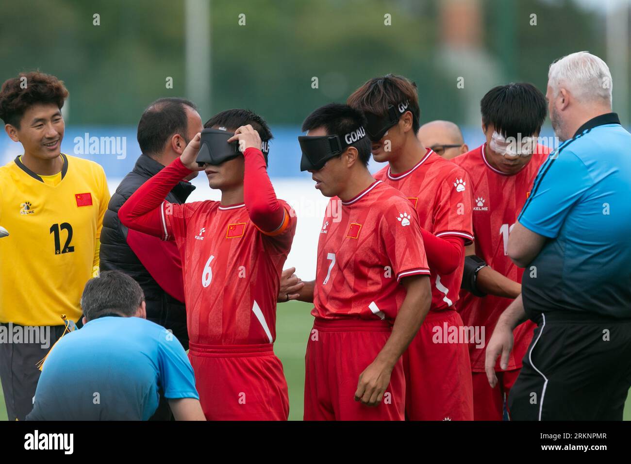 Birmingham, Regno Unito. 25 agosto 2023. L'Argentina vince la finale della Coppa del mondo di calcio cieco IBSA per 2-0 ai rigori contro la Cina all'Università di Birmingham, il 25 agosto 2023. I giocatori indossano le loro tende. Crediti: Peter Lopeman/Alamy Live News Foto Stock