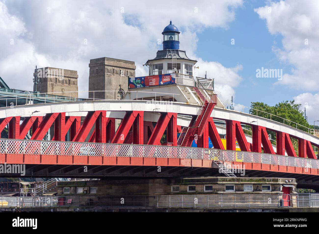 The Swing Bridge over River Tyne, Bridge Street, Newcastle upon Tyne, Tyne and Wear, Inghilterra, Regno Unito Foto Stock