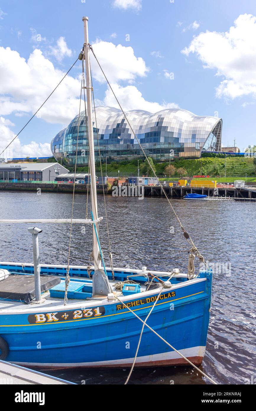 Sage Gateshead da Newcastle City Marina sul fiume Tyne, Newcastle upon Tyne, Tyne and Wear, Inghilterra, Regno Unito Foto Stock