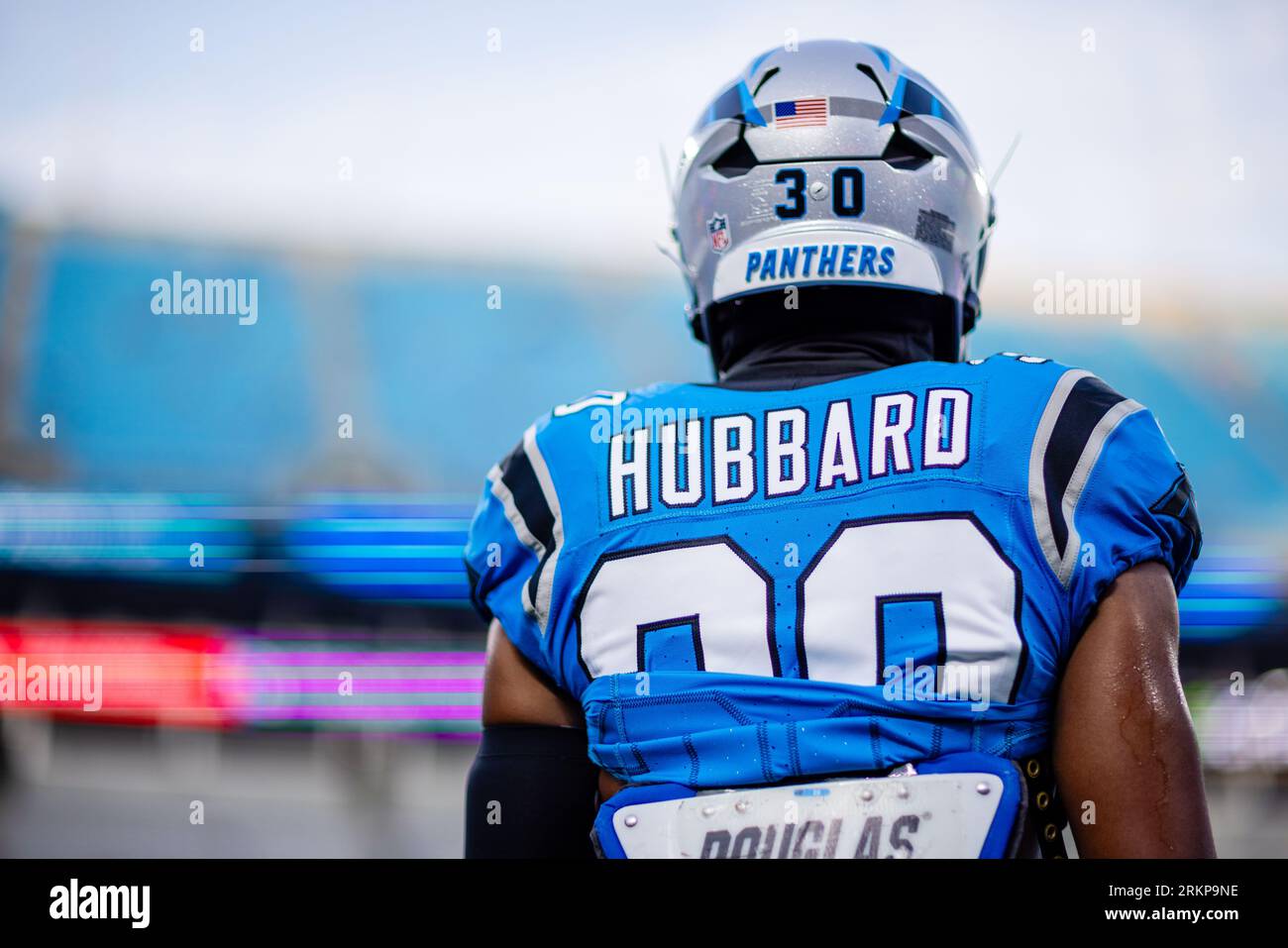 25 agosto 2023: Il running back dei Carolina Panthers Chuba Hubbard (30) prima della partita contro i Detroit Lions a Charlotte, NC. (Scott Kinser/Cal Sport Media) Foto Stock