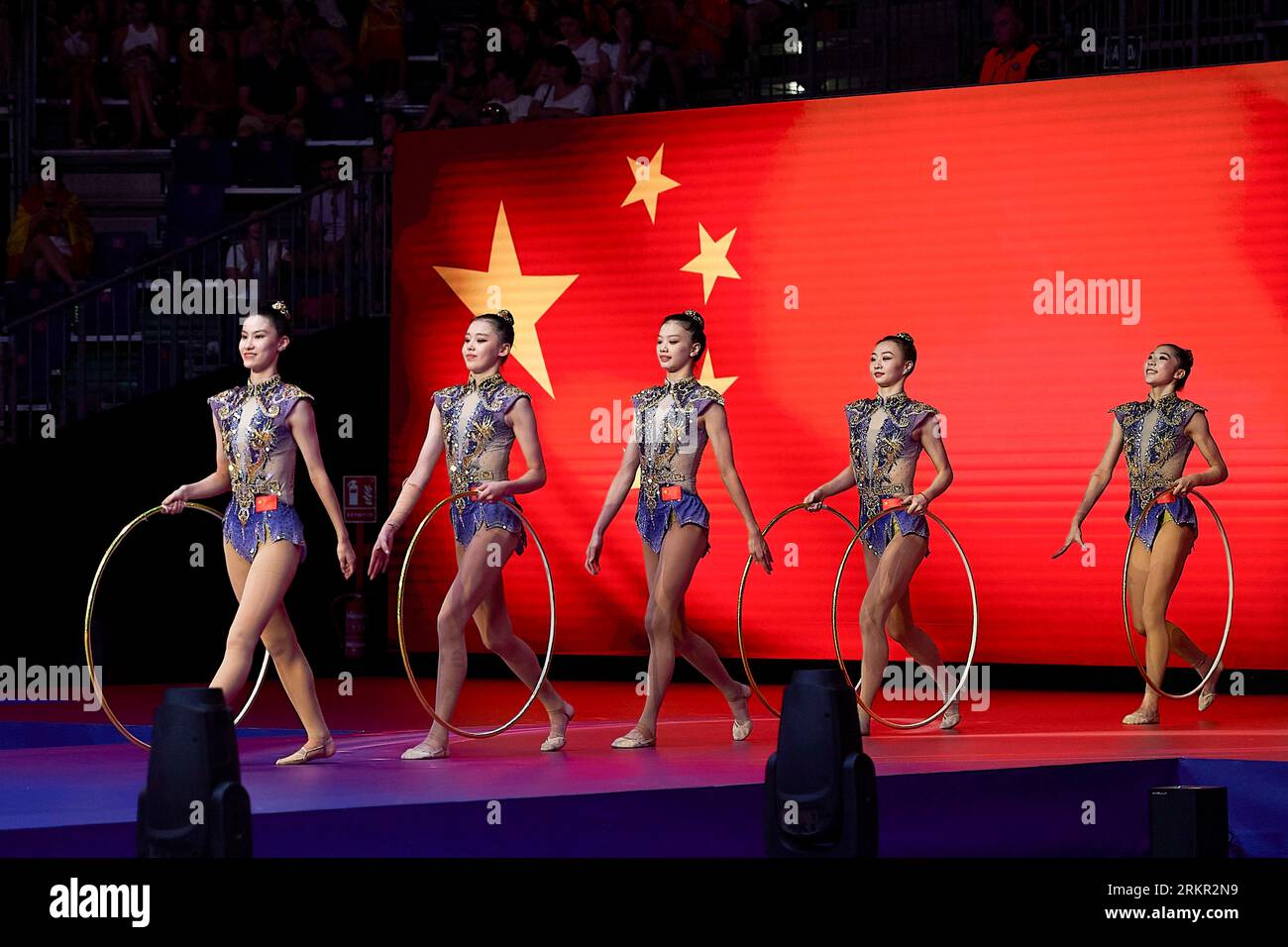 Valencia, Spagna. 25 agosto 2023. Il Team China partecipa alla finale a gironi ai 40° Campionati del mondo di ginnastica ritmica FIG a Valencia, Spagna, 25 agosto 2023. Crediti: Pablo Morano/Xinhua/Alamy Live News Foto Stock