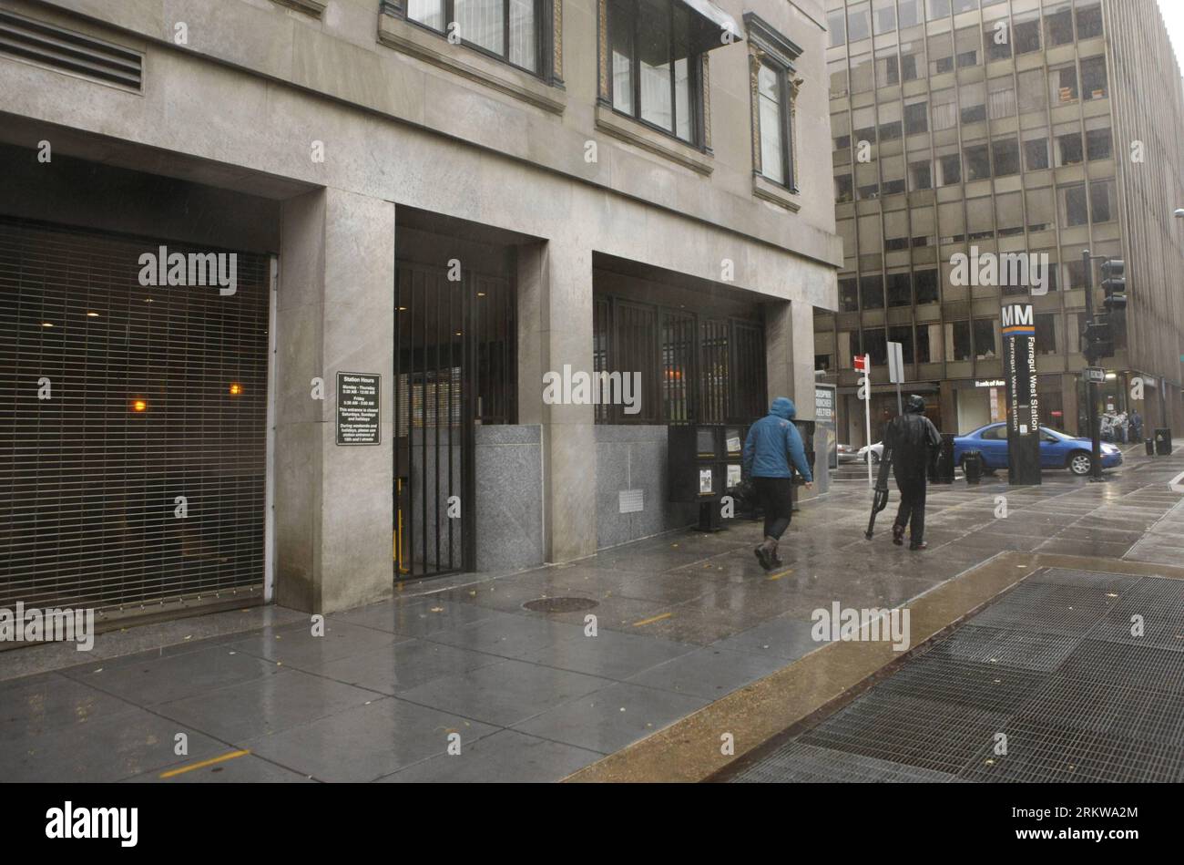 Bildnummer: 58647157 Datum: 29.10.2012 Copyright: imago/Xinhua (121029) -- WASHINGTON, 29 ottobre 2012 (Xinhua) -- la stazione della metropolitana è chiusa a Washingtong D.C. il 29 ottobre 2012. L'uragano Sandy ha già messo fuori uso centinaia di migliaia di residenti in tutta la costa orientale anche poche ore prima dell'arrivo, ha riferito lunedì il Dipartimento dell'energia degli Stati Uniti. Alle 17:00, il National Hurricane Center ha riferito che l'uragano Sandy si stava muovendo rapidamente verso il New Jersey meridionale e l'ha anticipato per sbarcare questa sera presto con una tempesta sur Foto Stock
