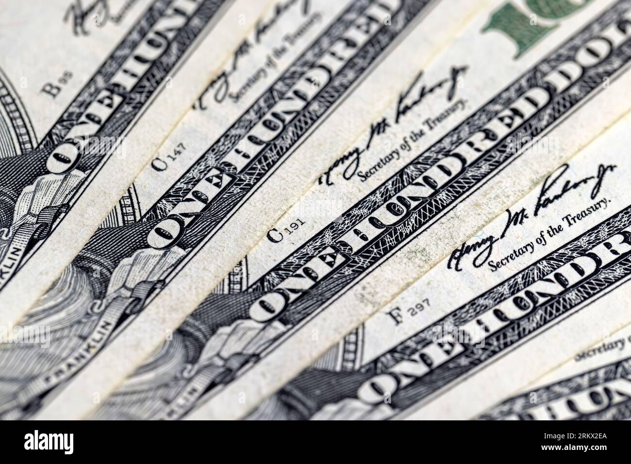 Primo piano di un gruppo di cento dollari americani, dettagli di 100 dollari americani in contanti Foto Stock
