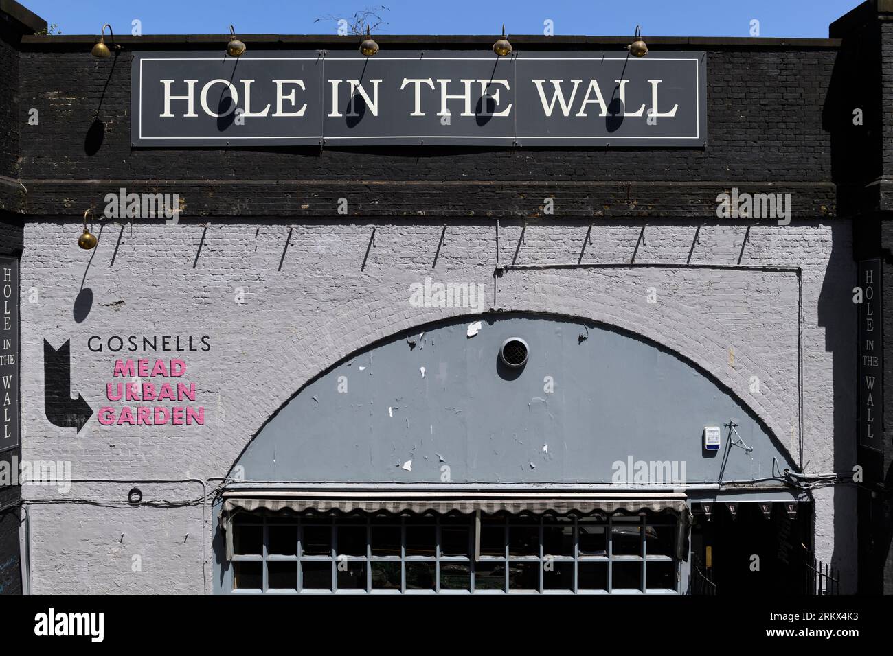 The Hole in the Wall Pub, 5 Mepham Street, Londra, Regno Unito. 26 maggio 2023 Foto Stock