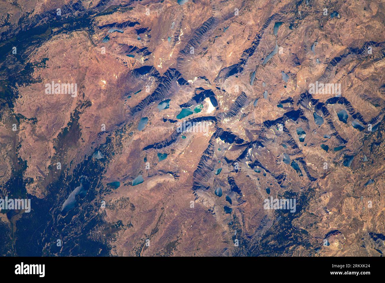 Fantastico terreno nello stato del Montana, negli Stati Uniti. Miglioramento digitale di un'immagine da parte della NASA. Foto Stock