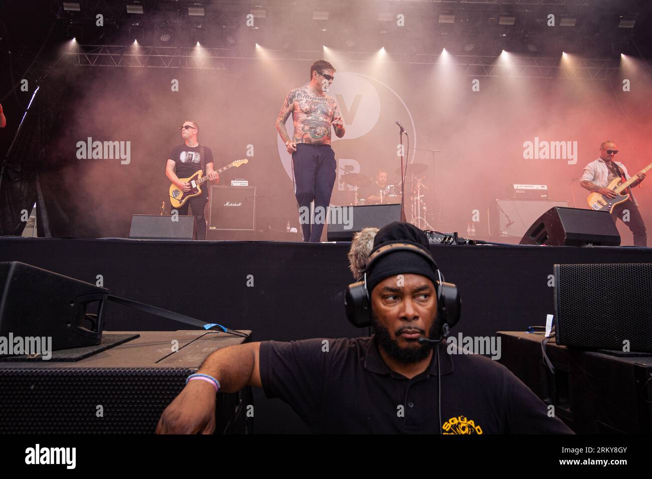Parigi, Francia. 25 agosto 2023. I Viagra Boys si esibiscono sul palco durante il concerto dal vivo. Il secondo giorno della 20a edizione del festival musicale francese Rock en Seine è stato presentato dal placebo britannico, al Domaine National de Saint-Cloud. Credito: SOPA Images Limited/Alamy Live News Foto Stock