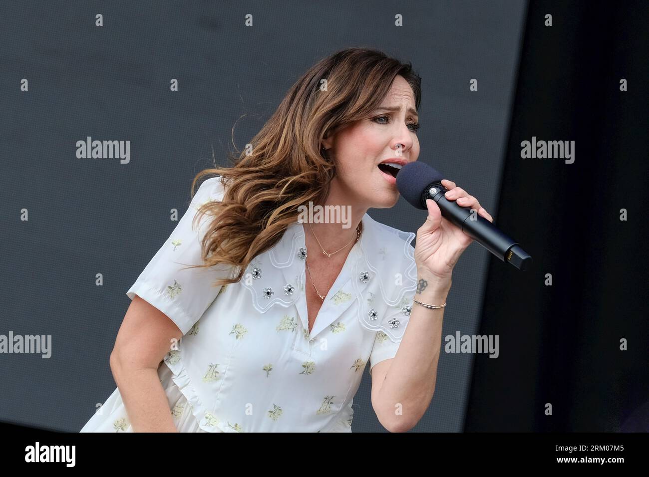 Portsmouth, Regno Unito. 26 agosto 2023. La cantautrice e attrice australiana Natalie Jane Imbruglia si esibisce dal vivo sul palco del Victorious Festival. Credito: SOPA Images Limited/Alamy Live News Foto Stock