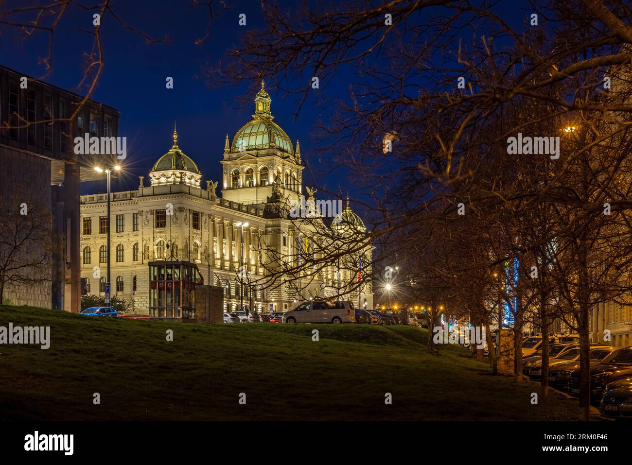 Museo Nazionale di Praga di notte. Foto Stock