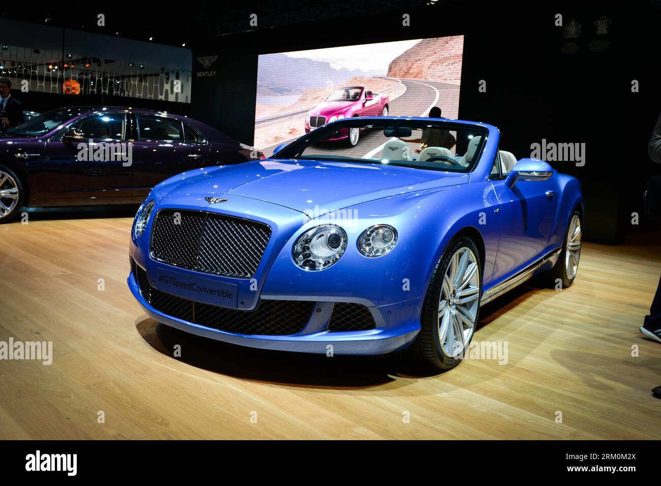 Bildnummer: 59451034 Datum: 27.03.2013 Copyright: imago/Xinhua NEW YORK, marzo 2013 - Una Bentley GT Speed Convertible è in mostra durante l'anteprima stampa del New York International Auto Show 2013 a New York, il 27 marzo 2013. Lo spettacolo presenta circa 1.000 veicoli e sarà aperto al pubblico dal 29 marzo al 7 aprile. (Xinhua/Niu Xiaolei) US-NEW YORK-AUTO SHOW PUBLICATIONxNOTxINxCHN Wirtschaft Messe Automobilindustrie xsp x0x 2013 quer Highlight Premiumd 59451034 Data 27 03 2013 Copyright Imago XINHUA New York marzo 2013 una Bentley GT Speed Convertible È IN mostra durante l'anteprima di stampa Foto Stock