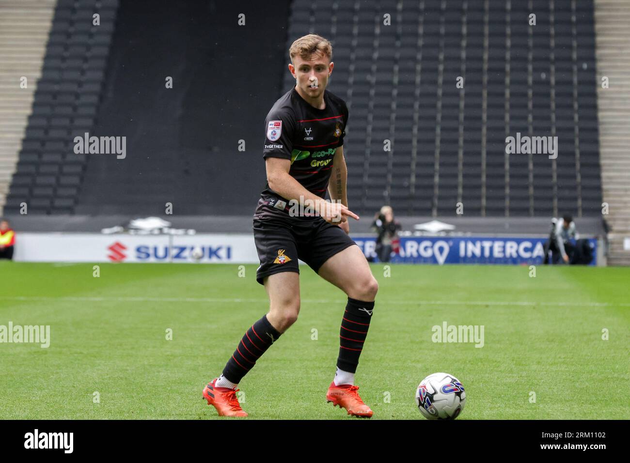 Doncaster Rovers James Maxwell durante il primo tempo della partita Sky Bet League 2 tra MK Dons e Doncaster Rovers allo Stadio MK, Milton Keynes sabato 26 agosto 2023. (Foto: John Cripps | mi News) crediti: MI News & Sport /Alamy Live News Foto Stock