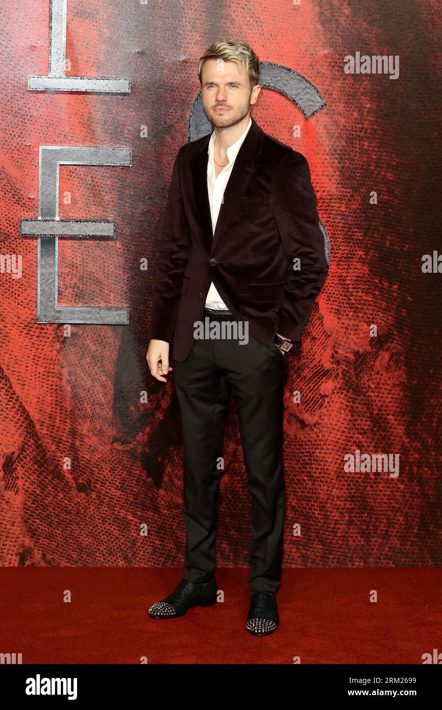 Londra, Regno Unito. 27 novembre 2018. Ronan Raftery partecipa alla prima mondiale di "Mortal Engines" al Cineworld Leicester Square di Londra. (Foto di Fred Duval/SOPA Images/Sipa USA) credito: SIPA USA/Alamy Live News Foto Stock