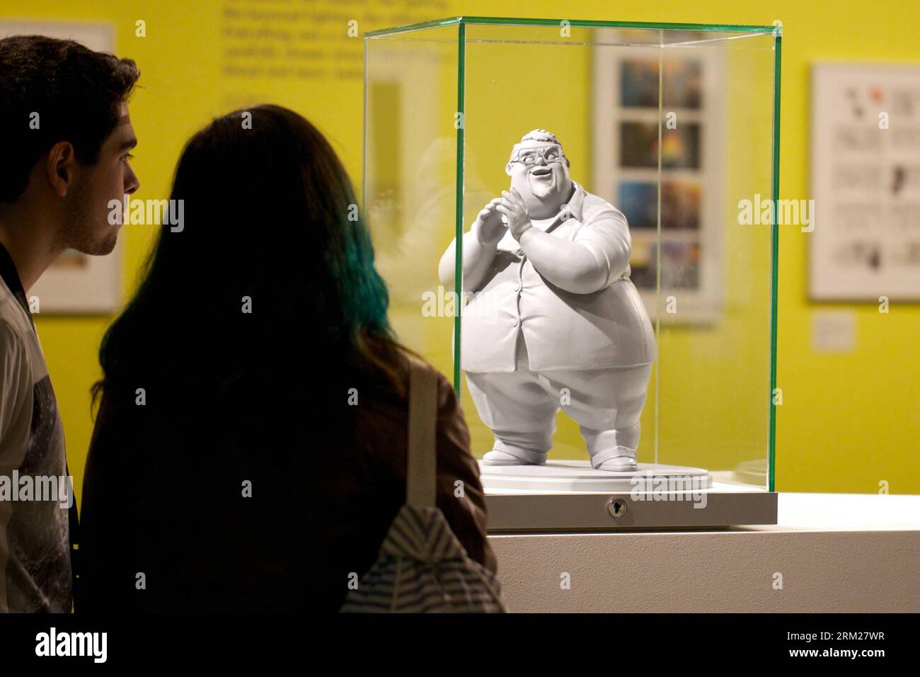 Bildnummer: 59729875 Datum: 29.05.2013 Copyright: imago/Xinhua (130529)--AMSTERDAM, 29 maggio 2013 (Xinhua) -- visita una scultura cinematografica alla mostra Pixar di Amsterdam, Paesi Bassi, 29 maggio 2013. La mostra ha raccolto più di 500 opere d'arte originali selezionate dagli archivi della Pixar Animation Studios degli ultimi 25 anni. (Xinhua/Sylvia Lederer) PAESI BASSI-AMSTERDAM-ANIMATION-PIXAR PUBLICATIONxNOTxINxCHN Kultur Ausstellung Animation xsp x0x 2013 quer 59729875 Data 29 05 2013 Copyright Imago XINHUA Amsterdam maggio 29 2013 XINHUA visita a Film Sculpture AL Pixar Exhib Foto Stock