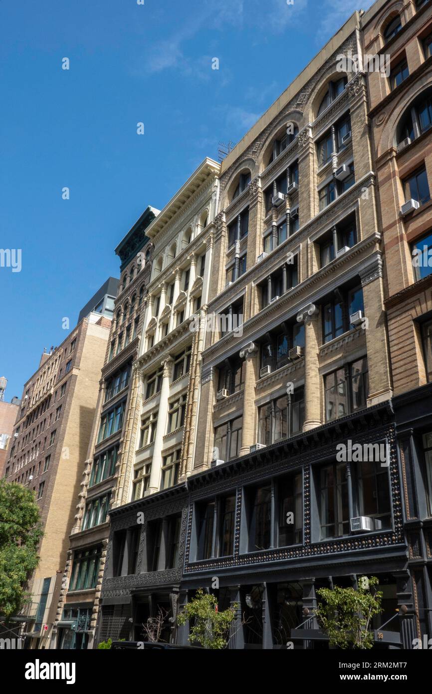 La University Mews si trova in E. 12th St., storico co-op a Greenwich Village, 2023, New York City, USA Foto Stock